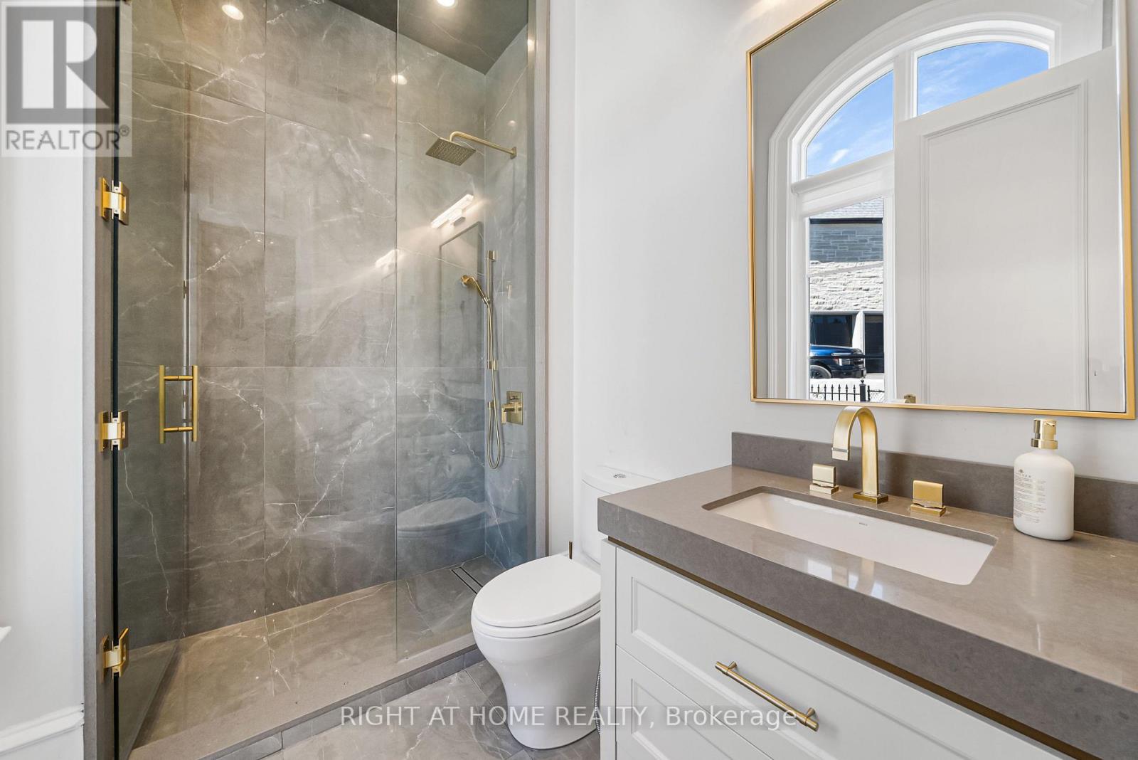 16 SIRONA'S LANE - 23