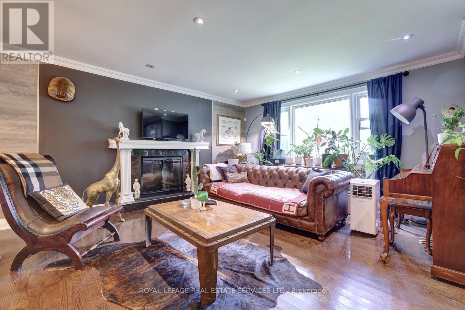 1028 CEDAR AVENUE - 10