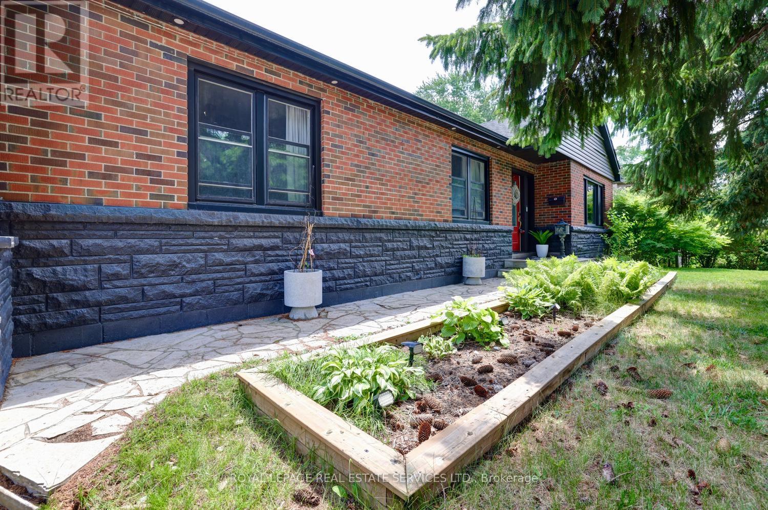 1028 CEDAR AVENUE - 2