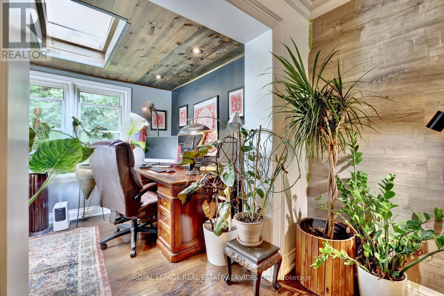 1028 CEDAR AVENUE - 21