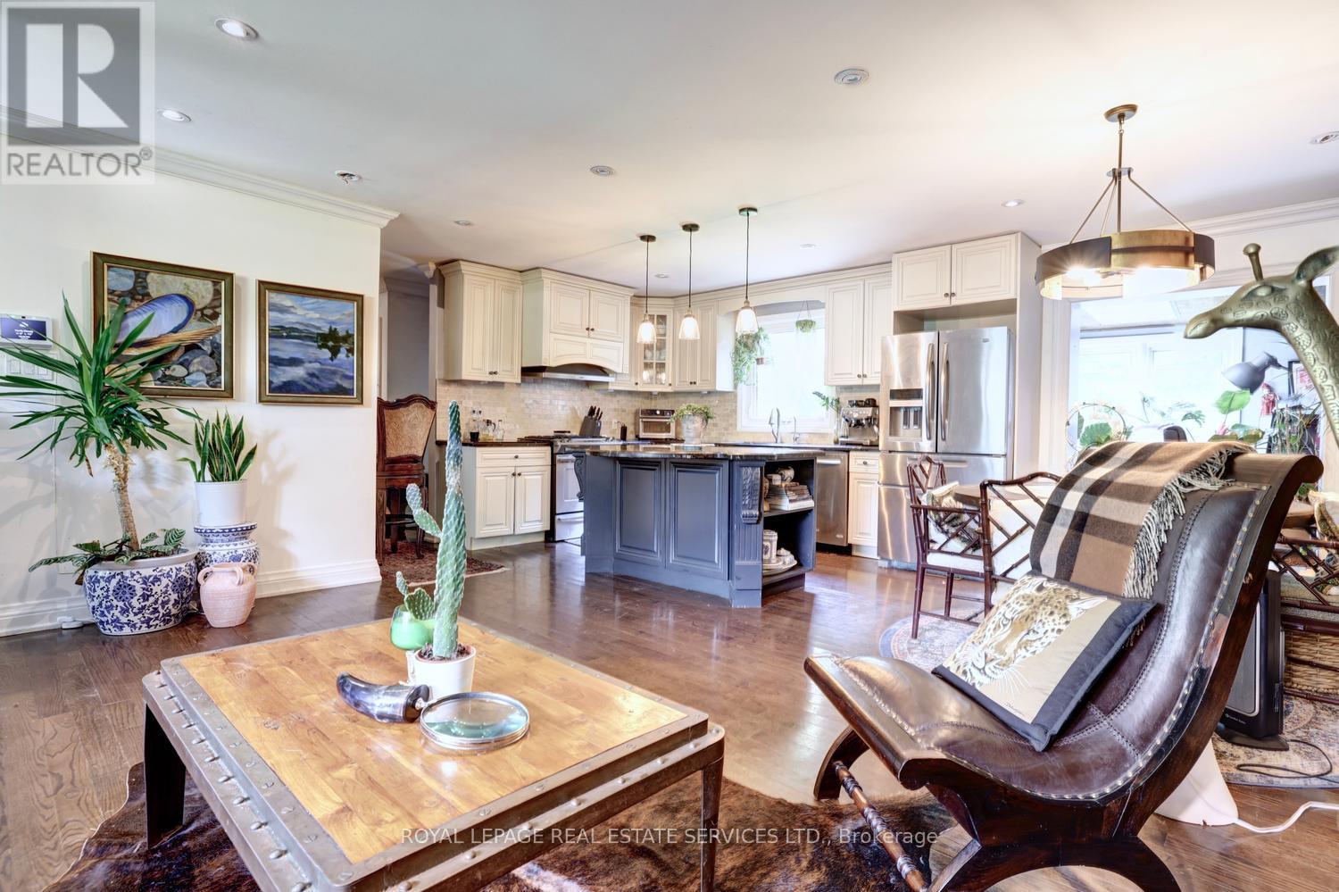 1028 CEDAR AVENUE - 11