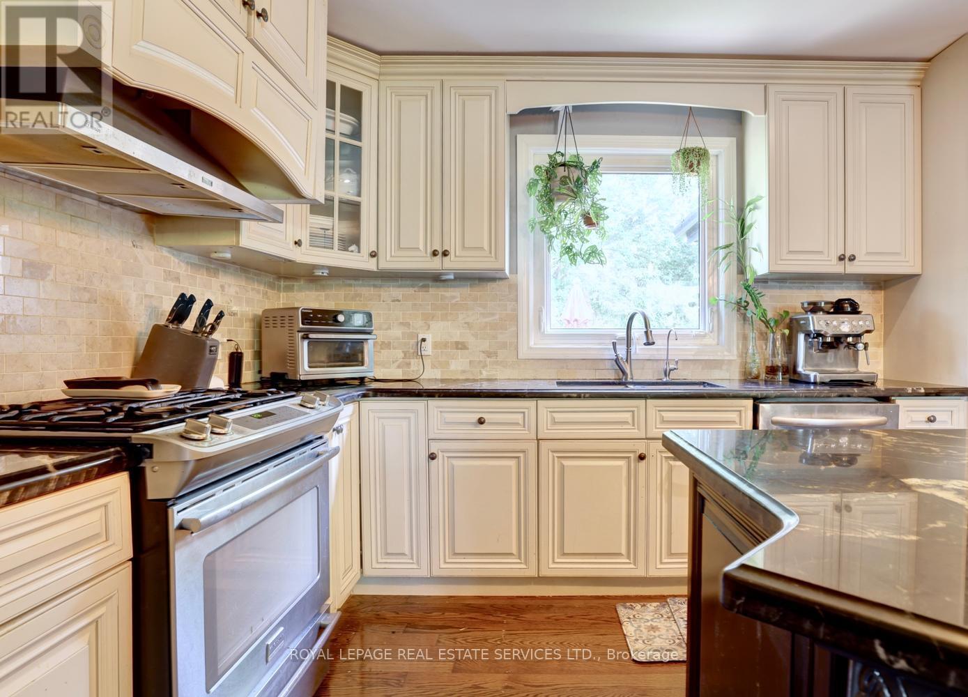 1028 CEDAR AVENUE - 17