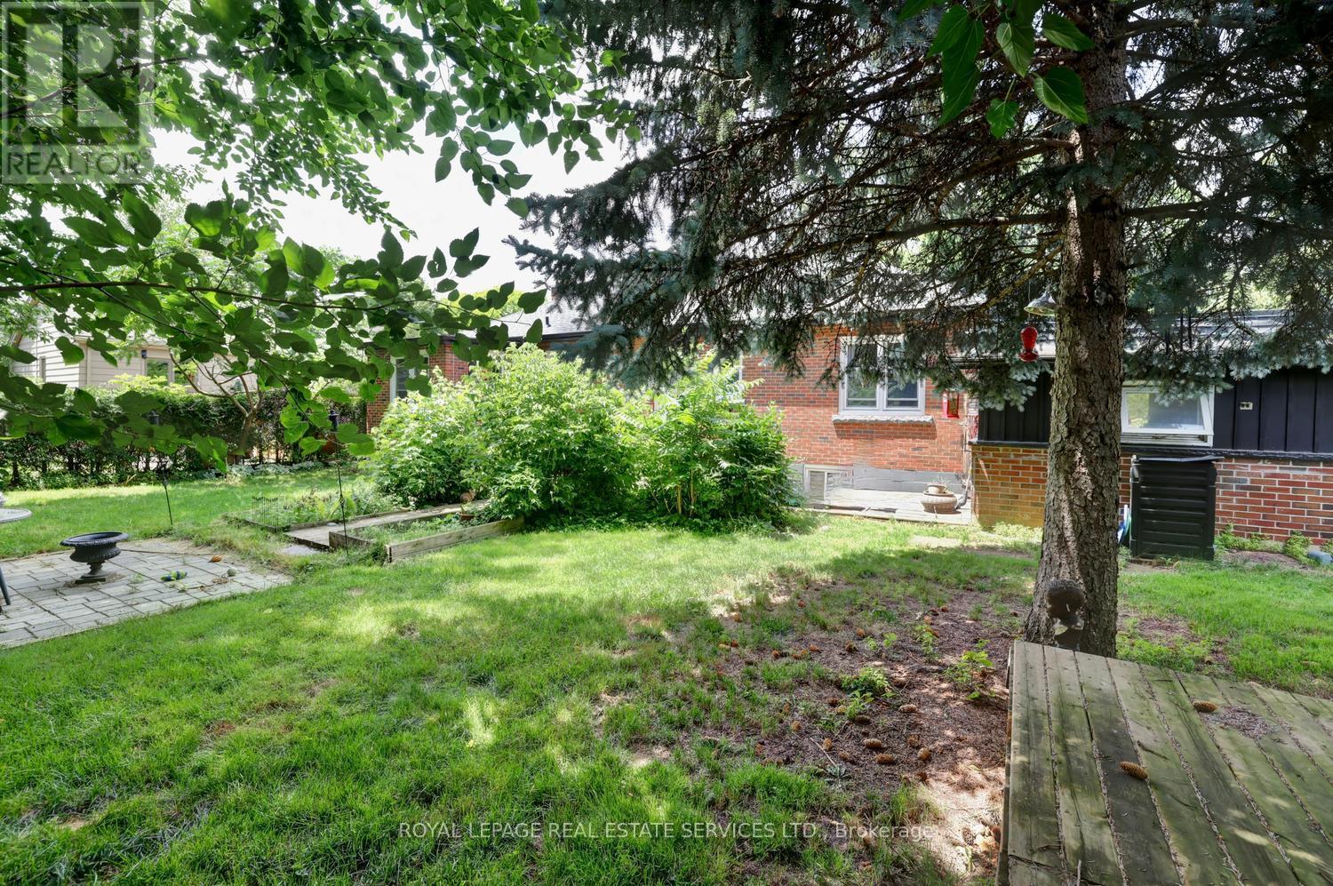 1028 CEDAR AVENUE - 34