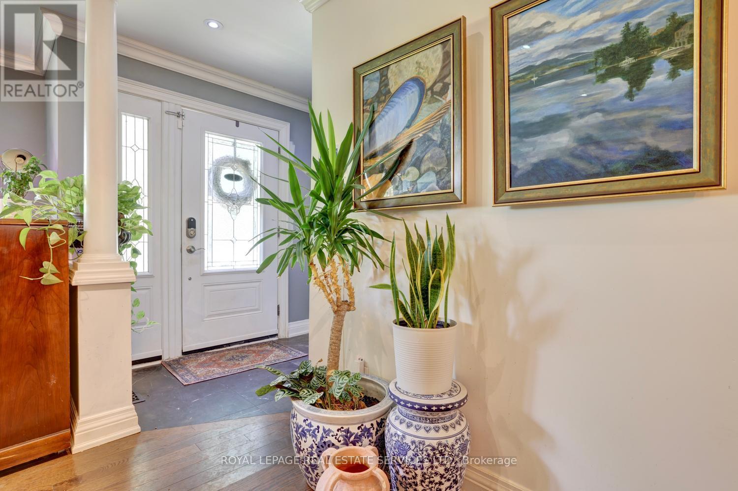1028 CEDAR AVENUE - 8
