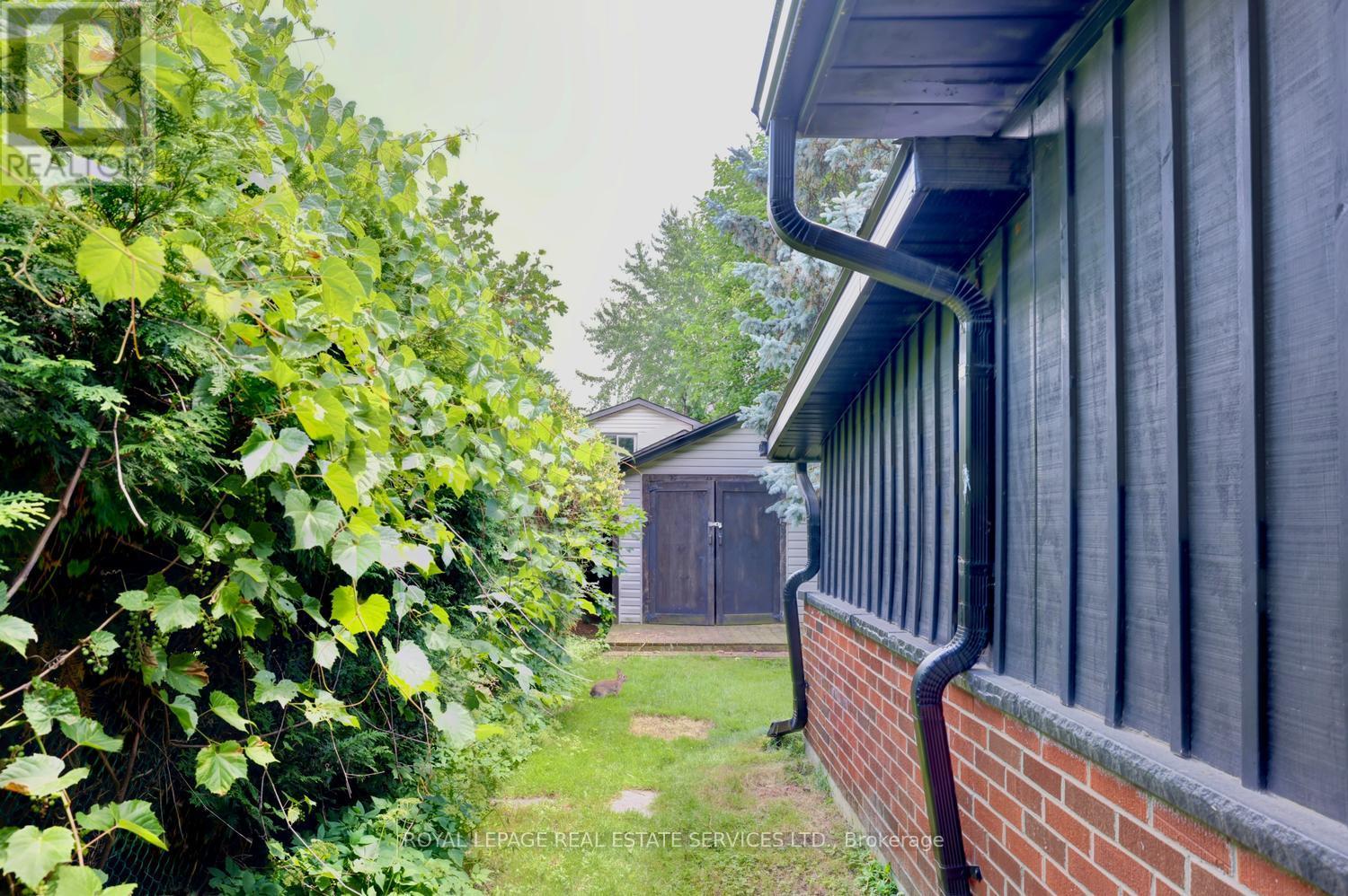1028 CEDAR AVENUE - 31