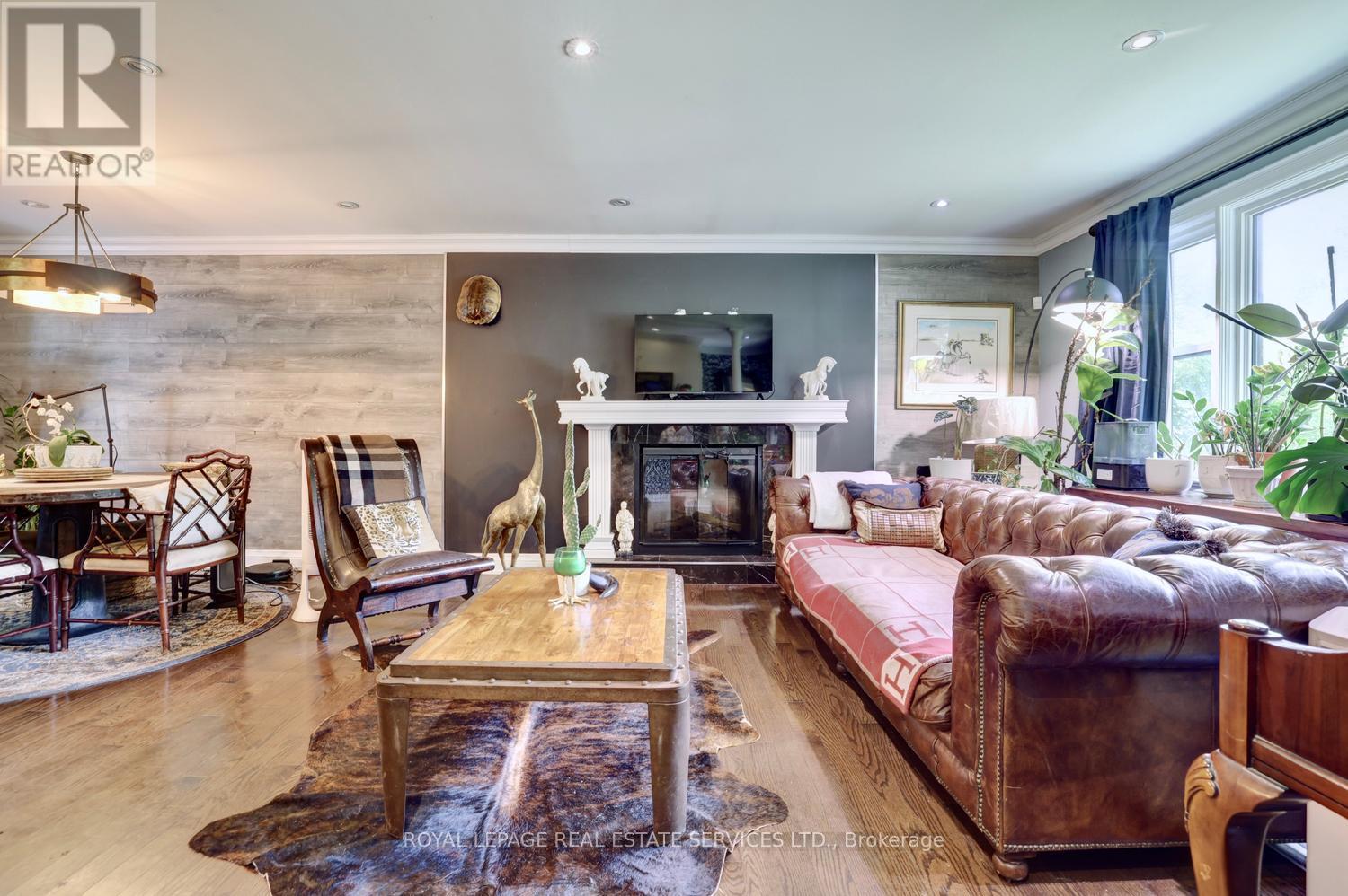 1028 CEDAR AVENUE - 9
