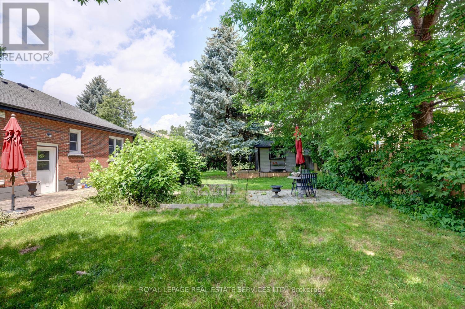1028 CEDAR AVENUE - 37