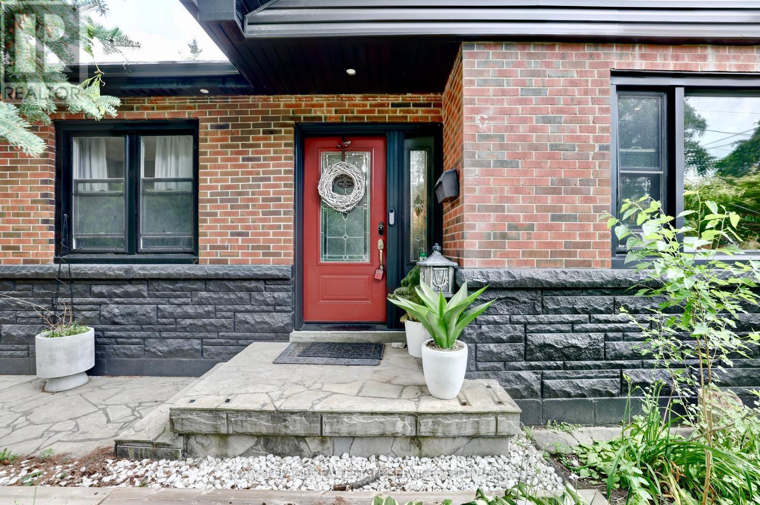 1028 CEDAR AVENUE - 5