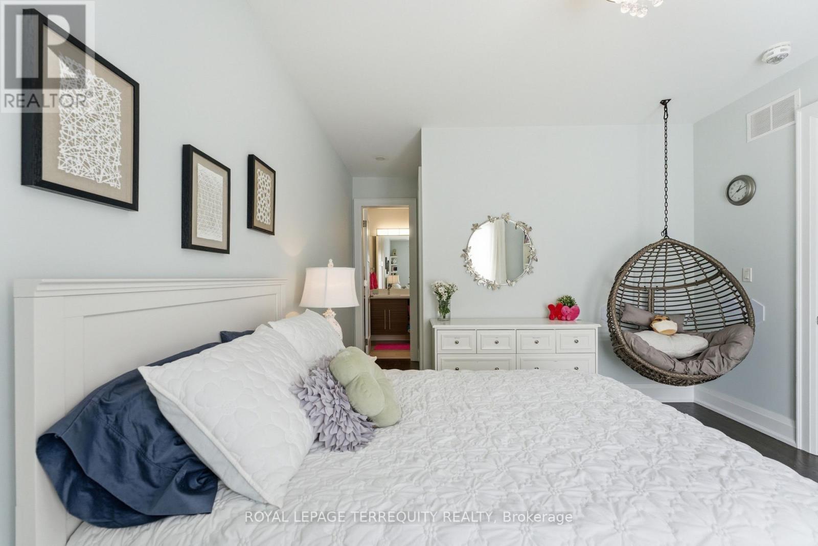 130 EDGECROFT ROAD - 34