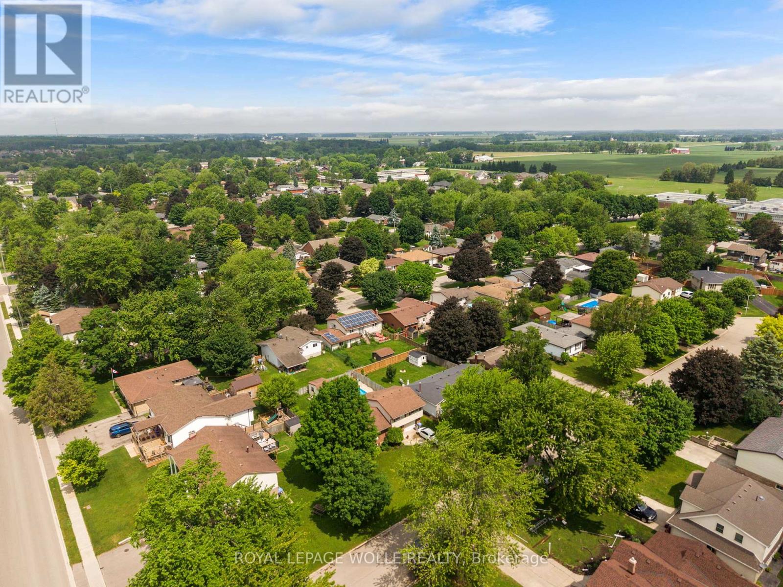 218 ARRIS CRESCENT - 44