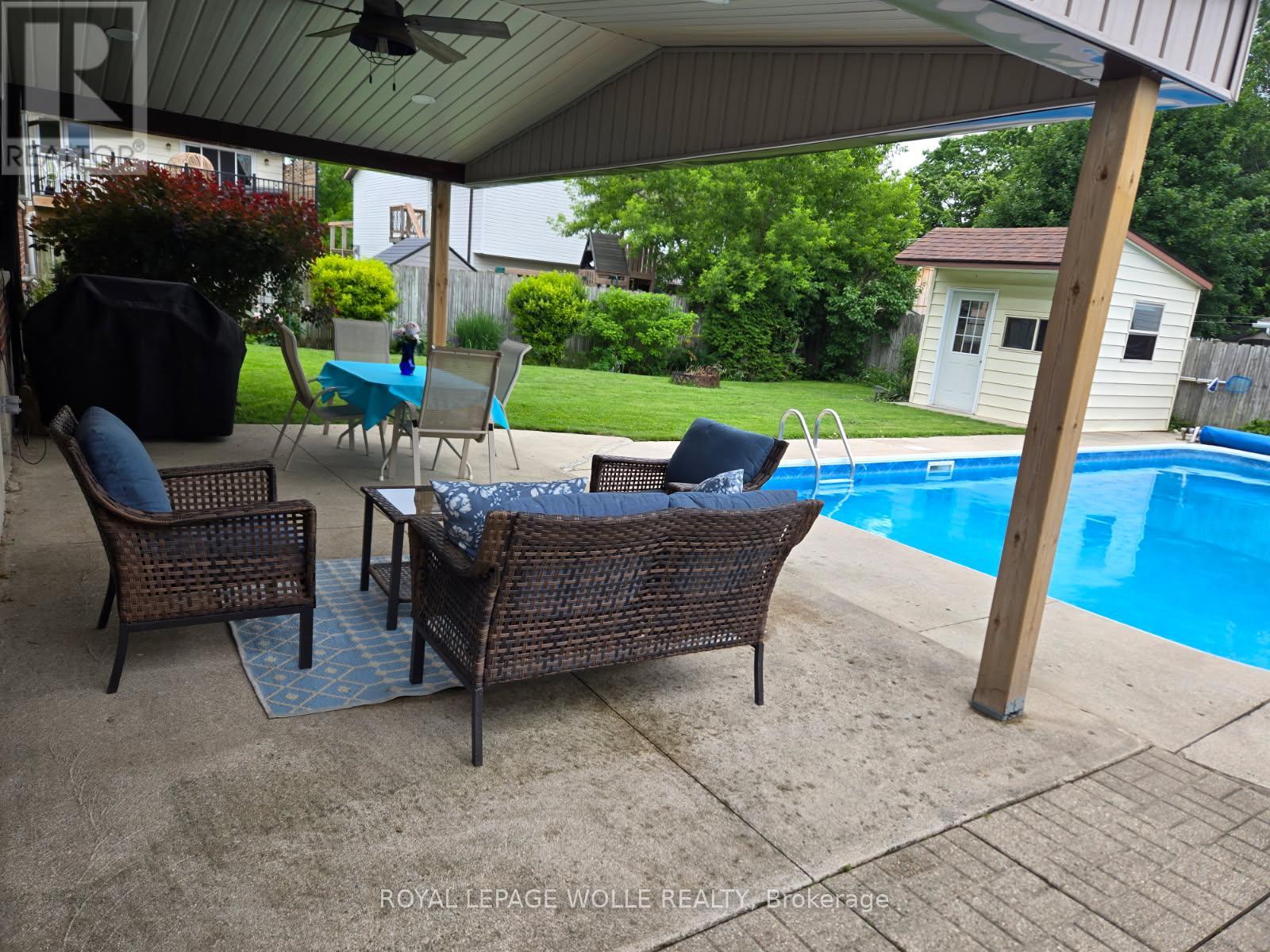 218 ARRIS CRESCENT - 3