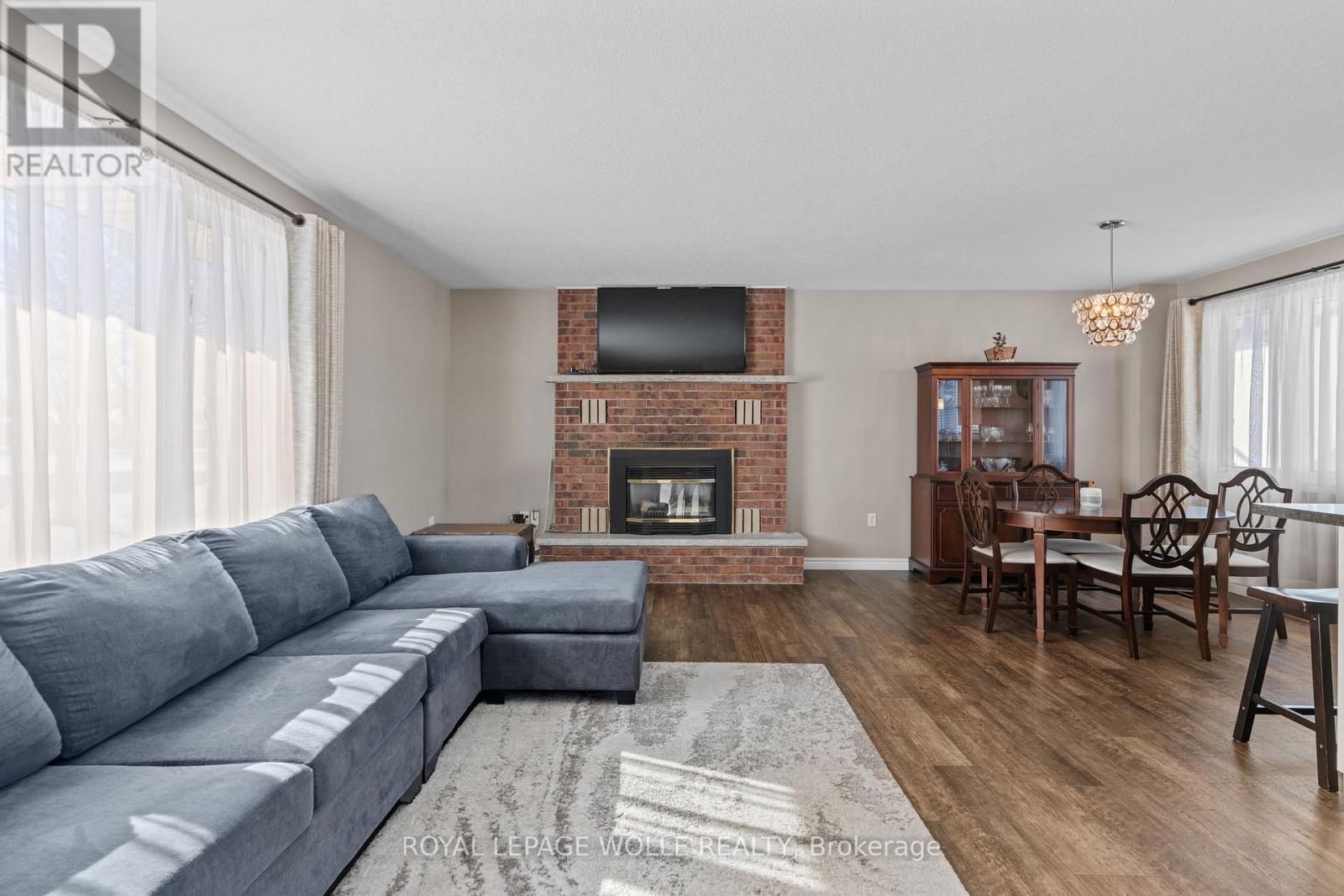 218 ARRIS CRESCENT - 15