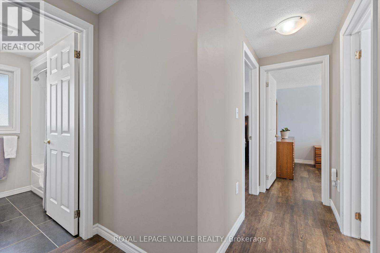 218 ARRIS CRESCENT - 22