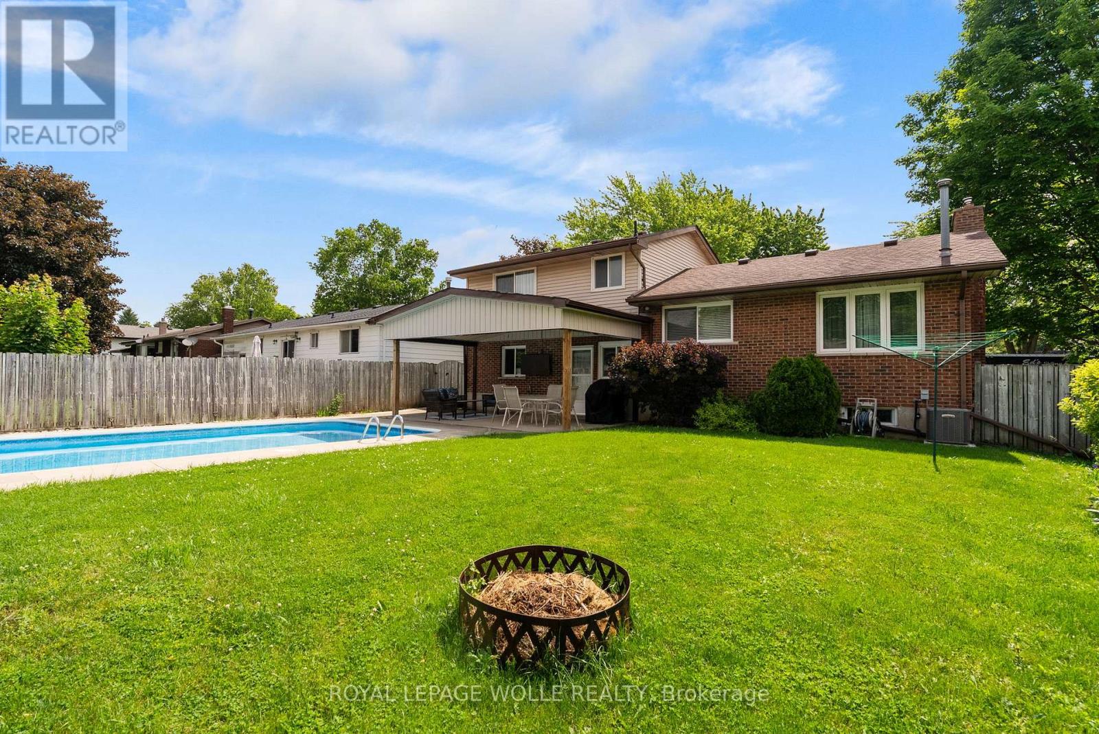 218 ARRIS CRESCENT - 9