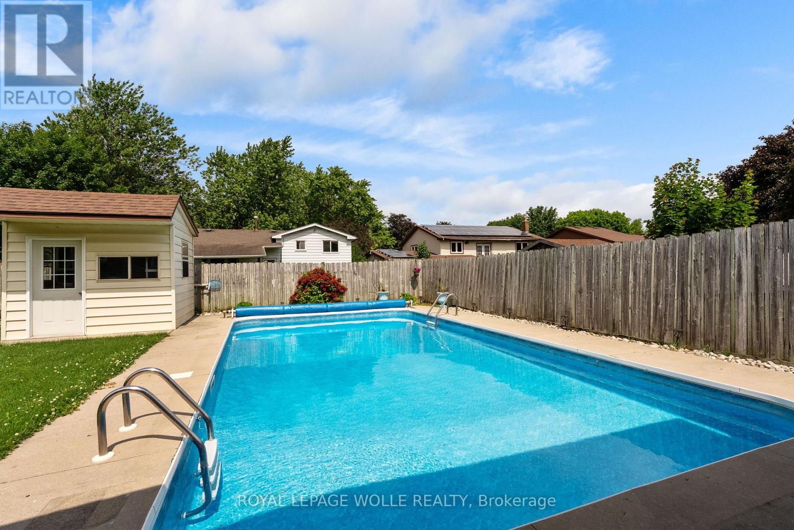 218 ARRIS CRESCENT - 5