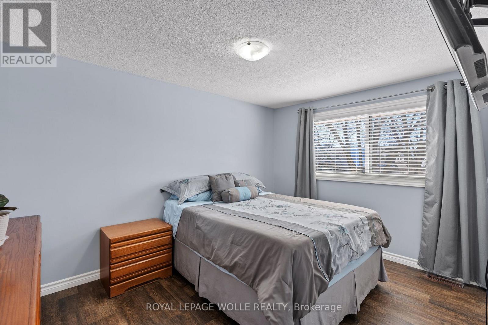 218 ARRIS CRESCENT - 27