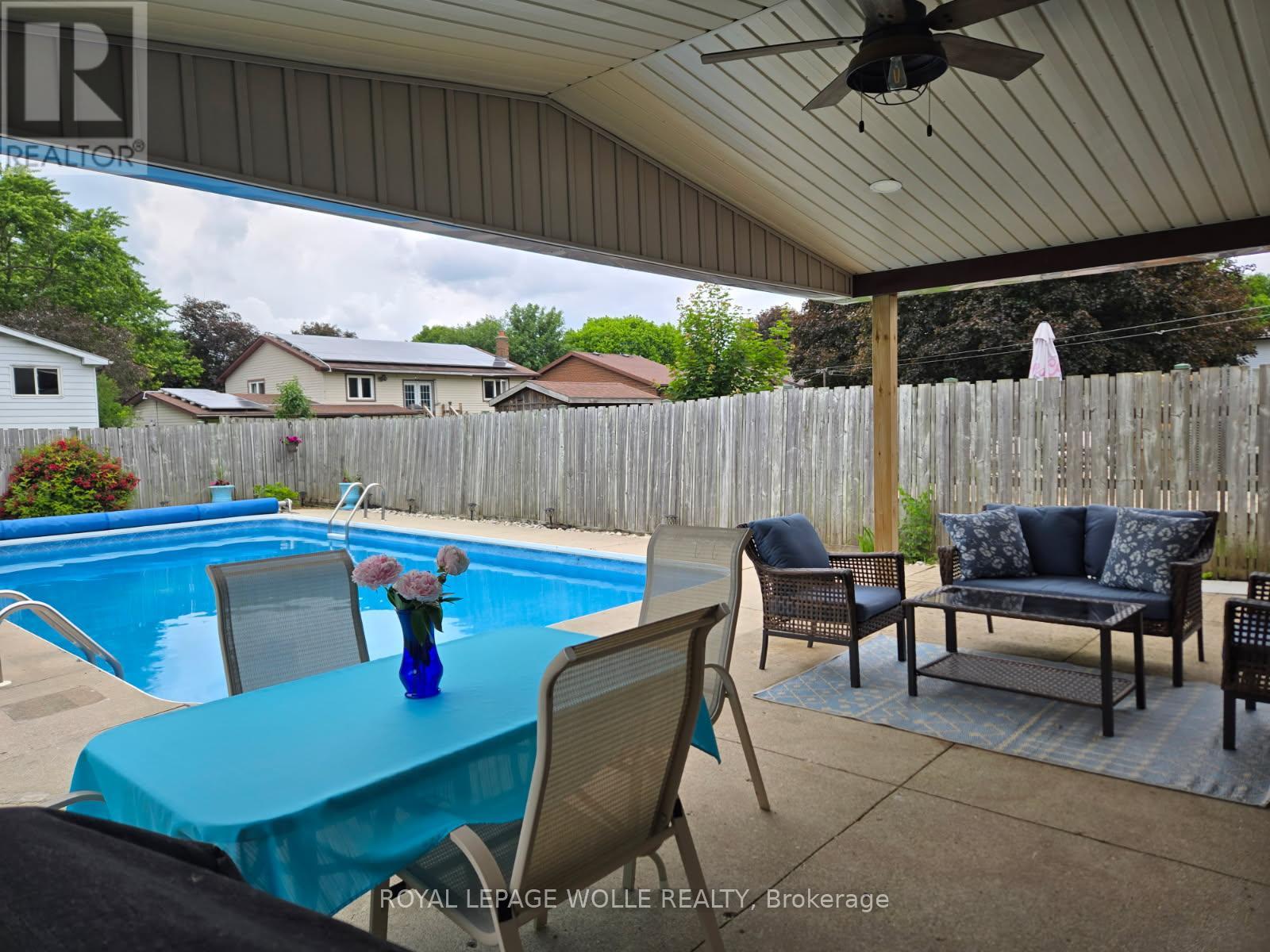 218 ARRIS CRESCENT - 2
