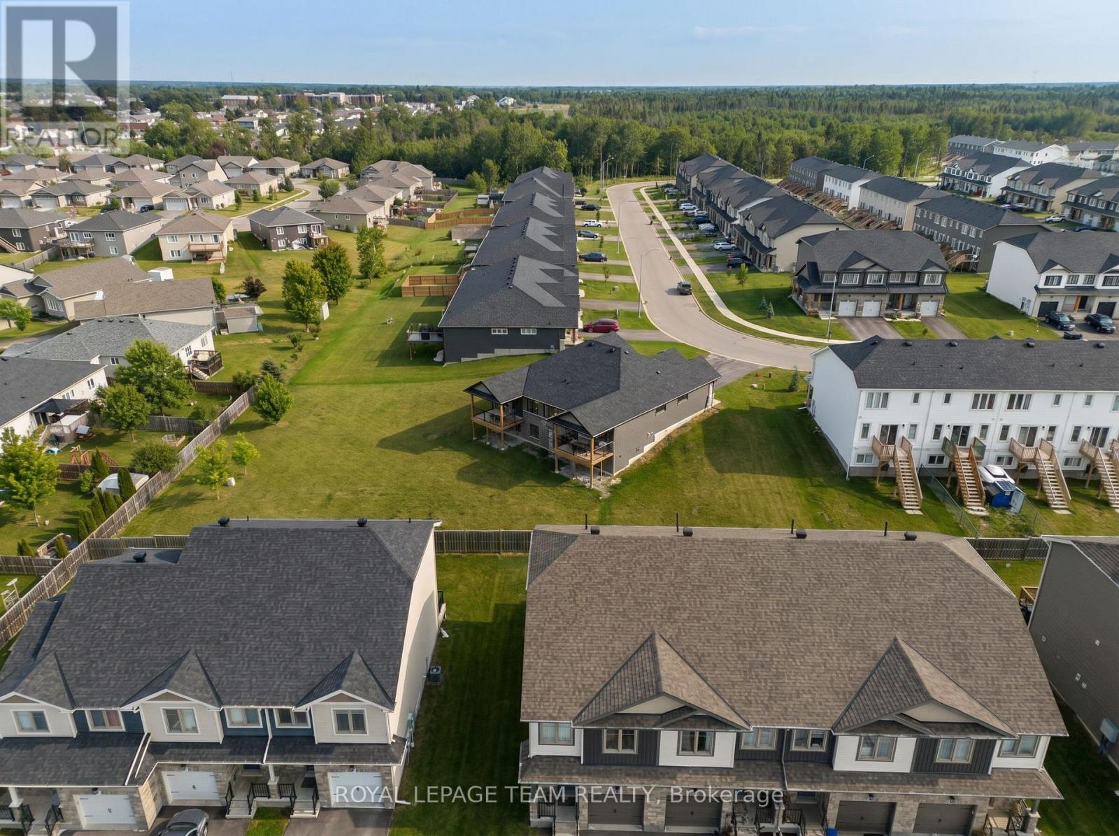 52 WHITCOMB CRESCENT - Image 39