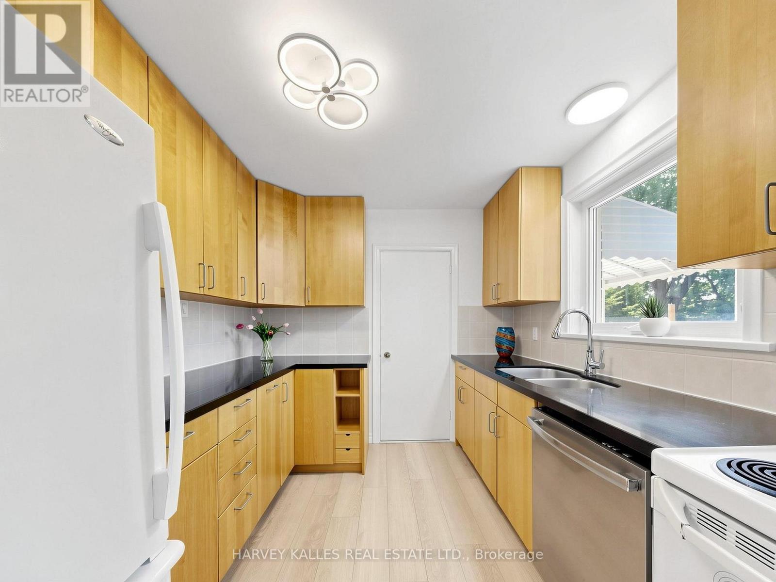 87 COMBE AVENUE - Image 7