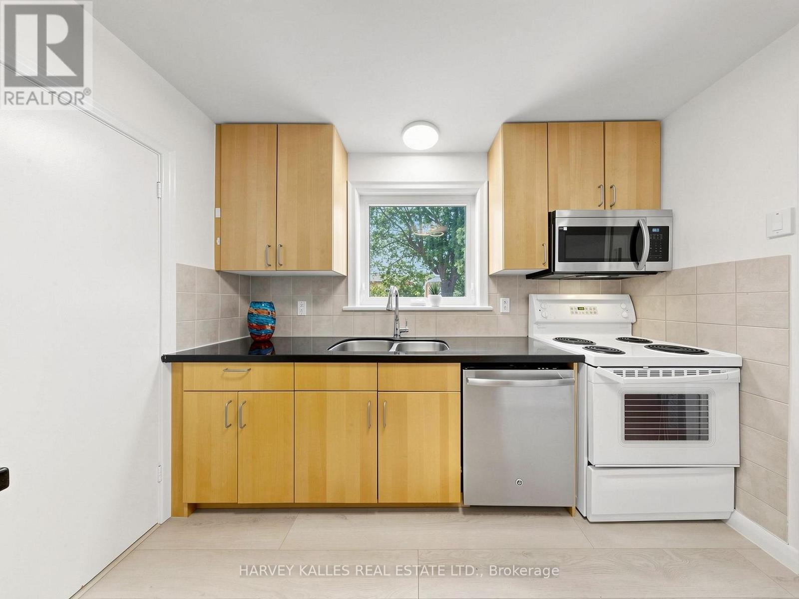 87 COMBE AVENUE - Image 8