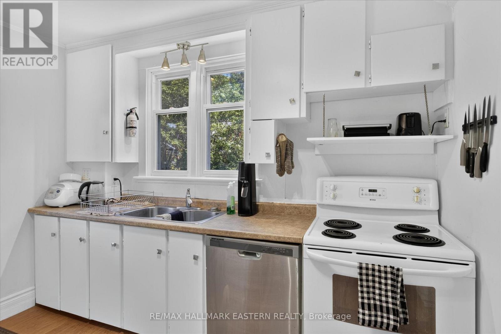 226 MCDONNEL STREET - 10