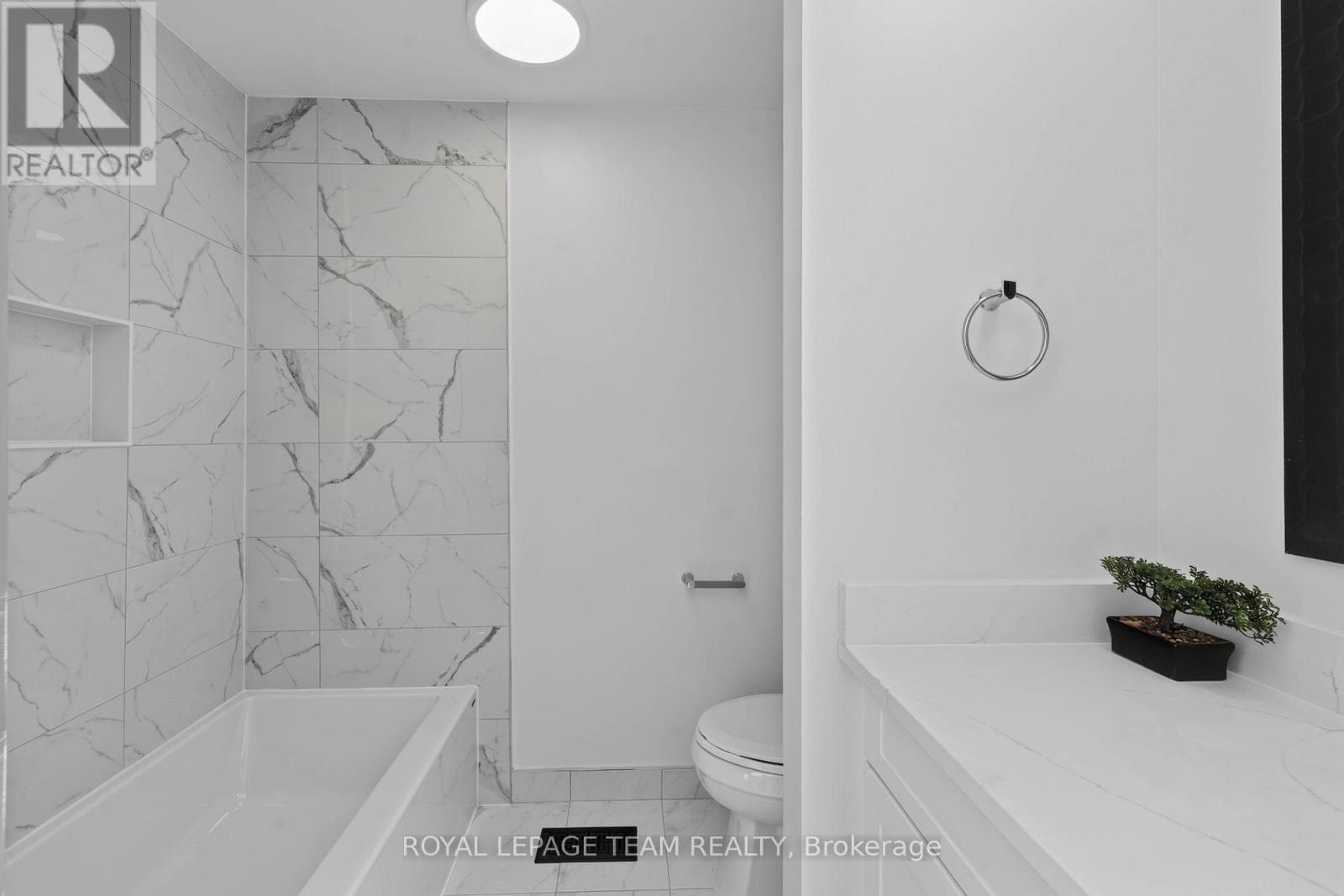 5 Bed, 2 Bath House for Sale in Ottawa – 64 MULVAGH AVENUE, Ottawa – MLS# X13523262 - Image 34
