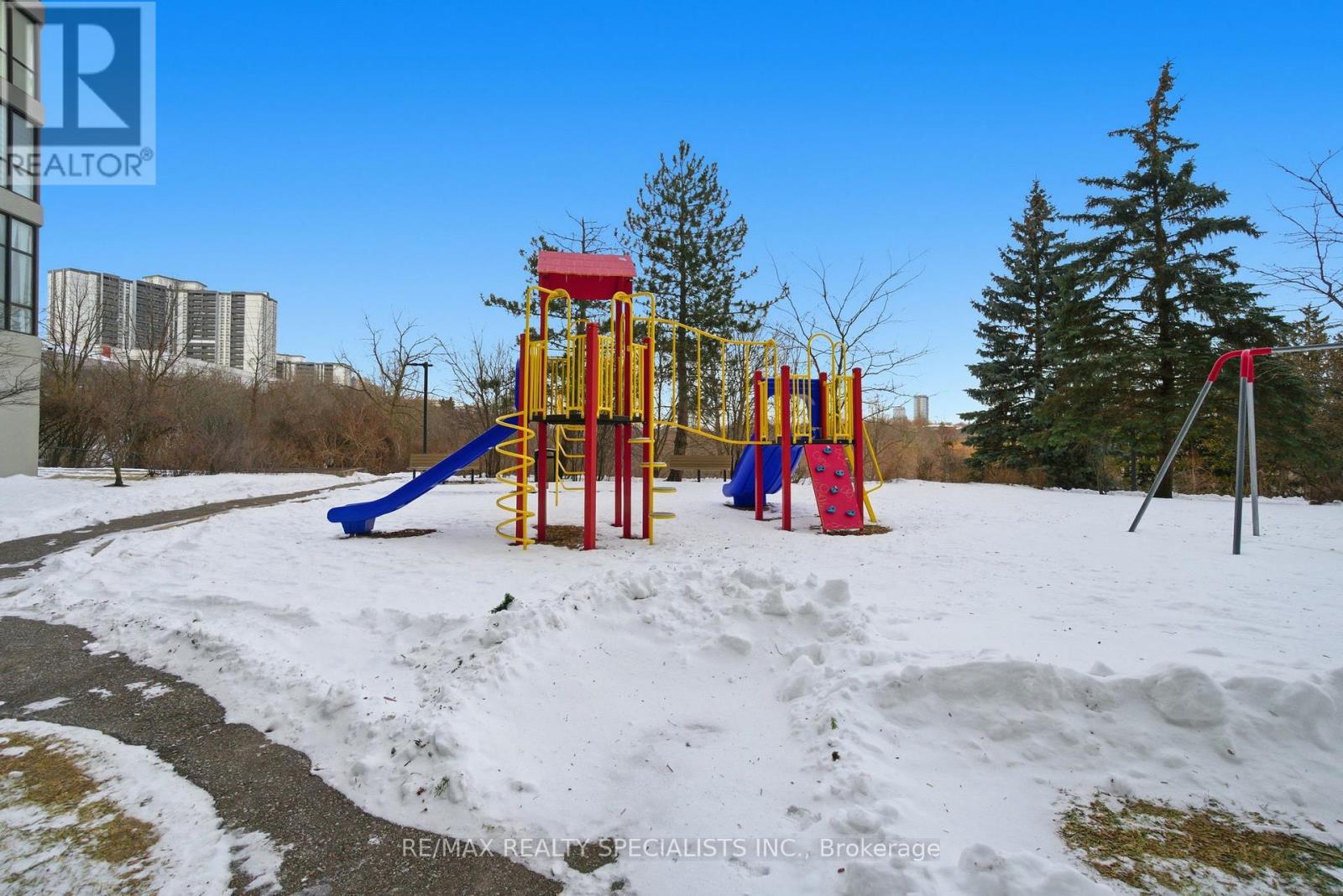 #1707 1 ROWNTREE ROAD - 35