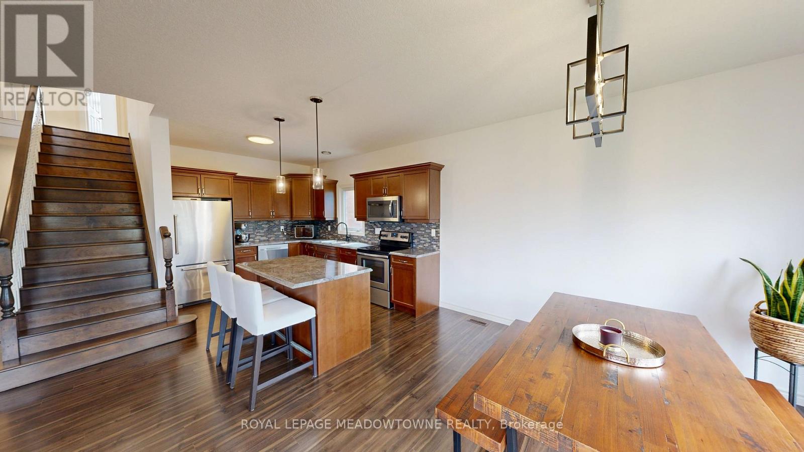 30 JACKLIN COURT - 11