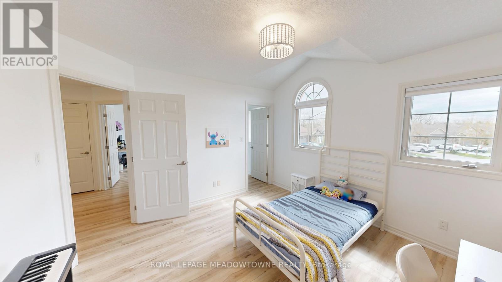 30 JACKLIN COURT - 13