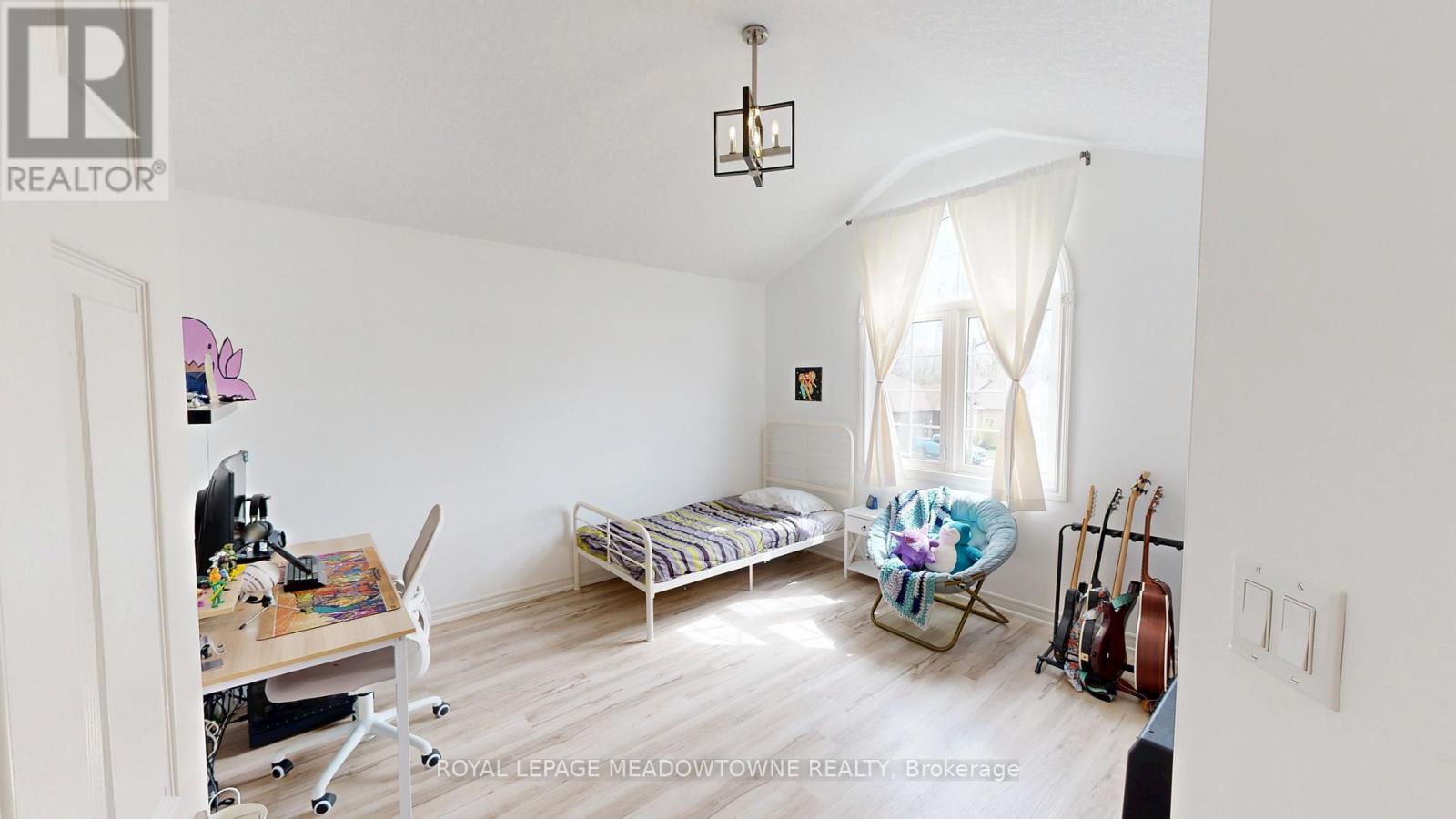 30 JACKLIN COURT - 15