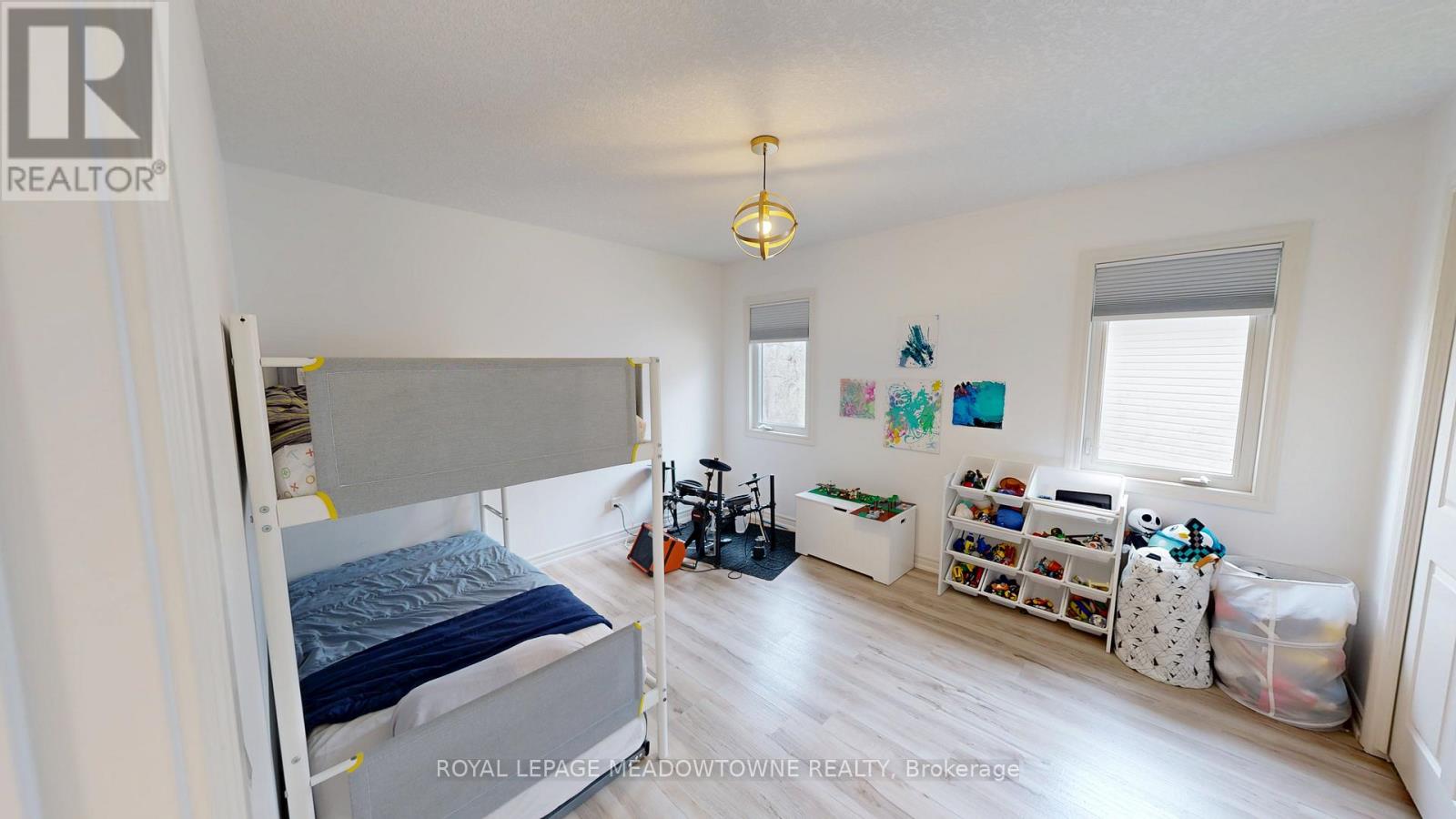 30 JACKLIN COURT - 16