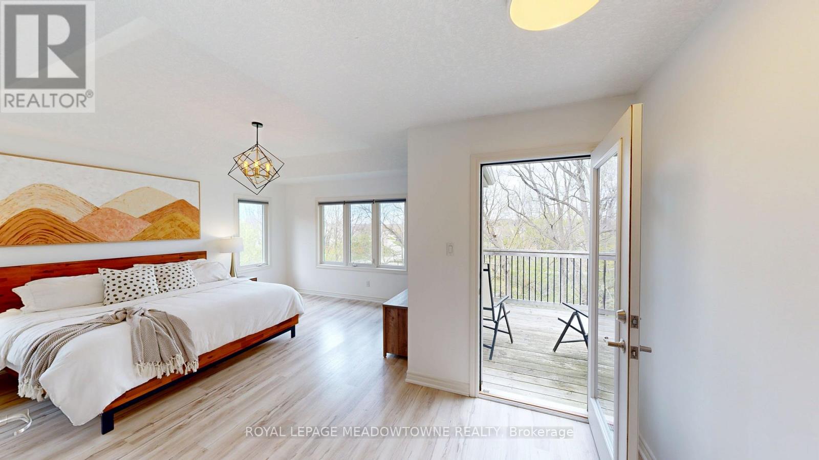 30 JACKLIN COURT - 18