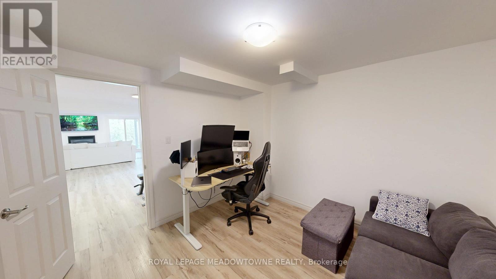 30 JACKLIN COURT - 26