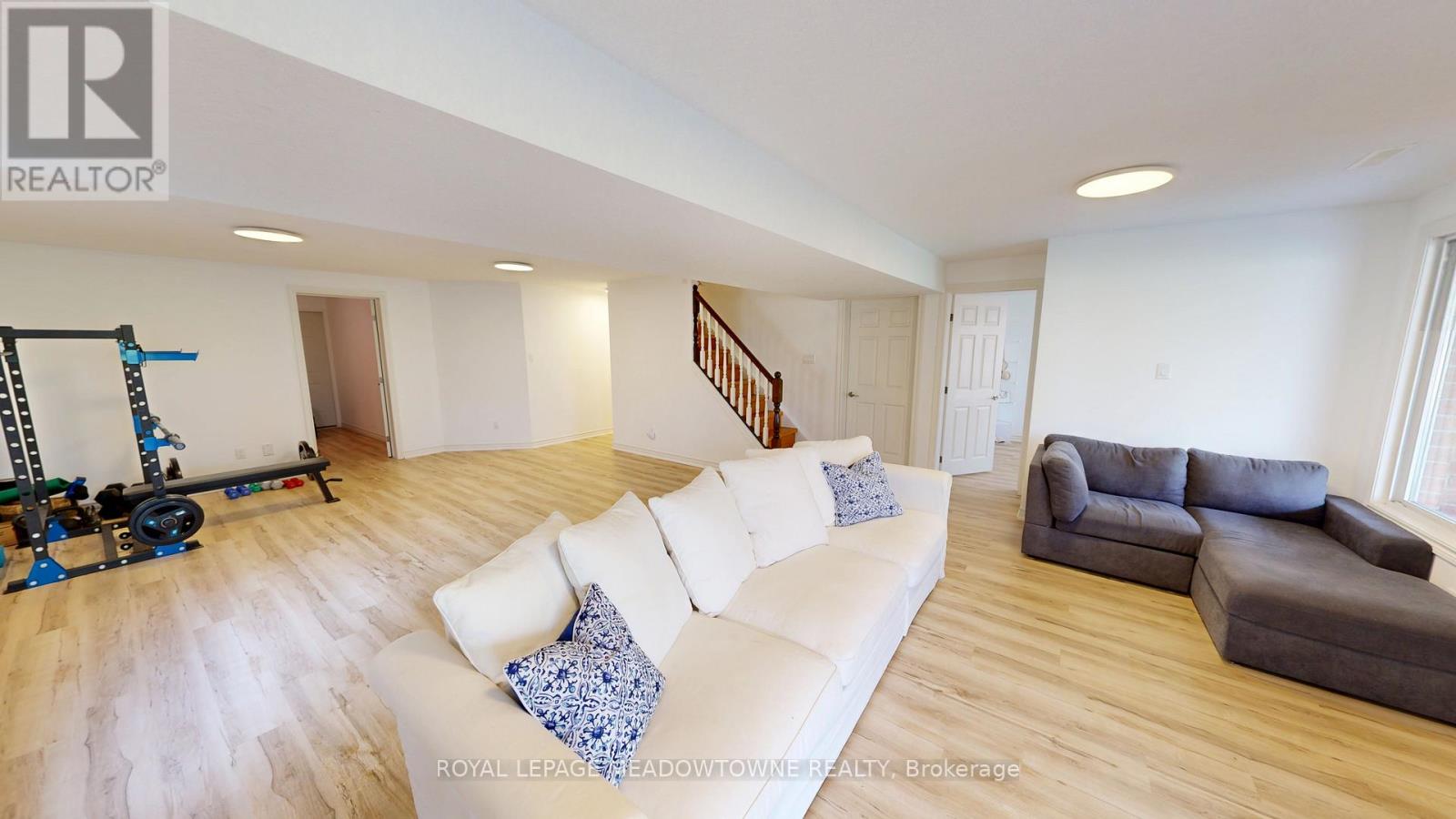 30 JACKLIN COURT - 27