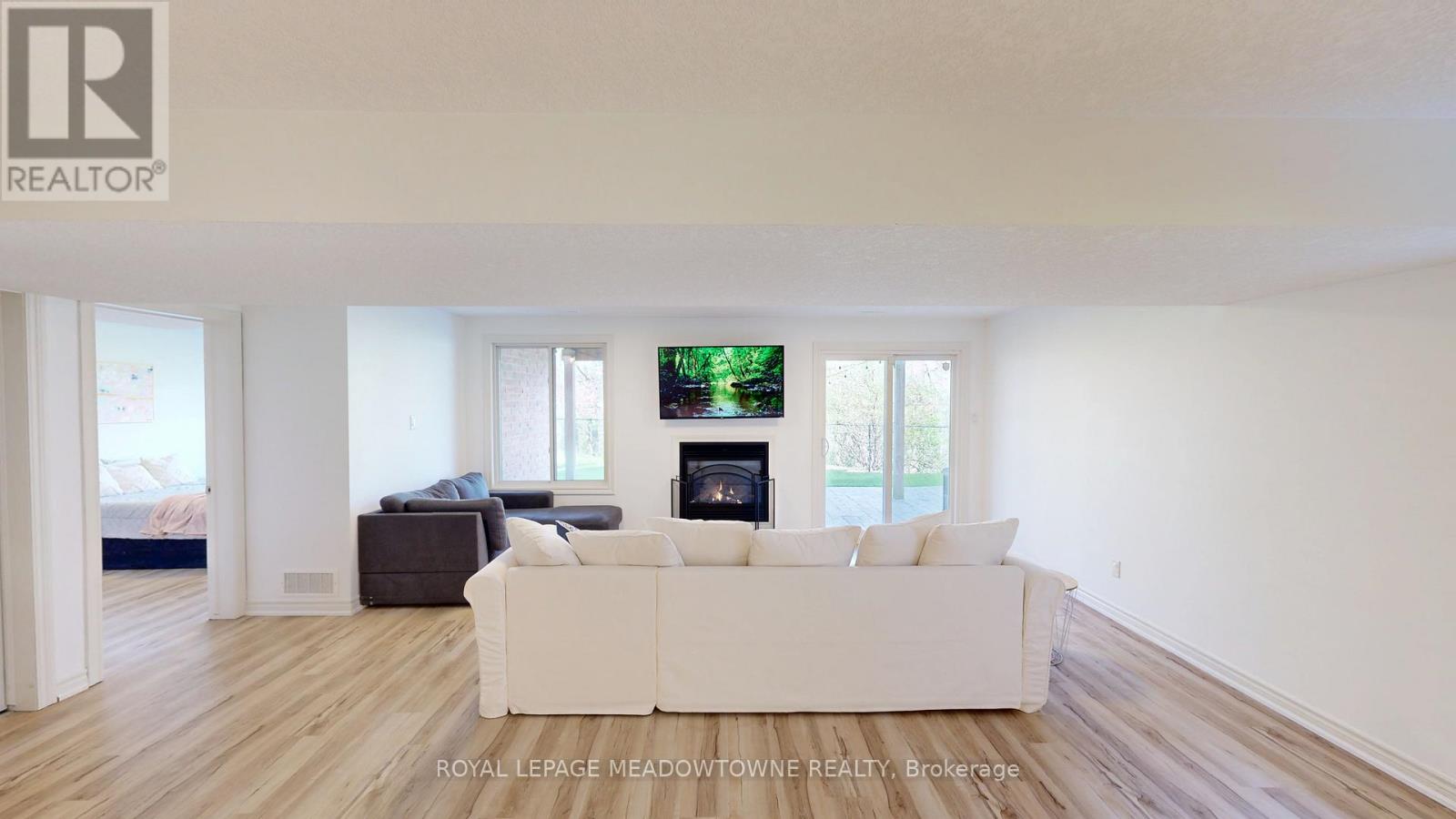 30 JACKLIN COURT - 29