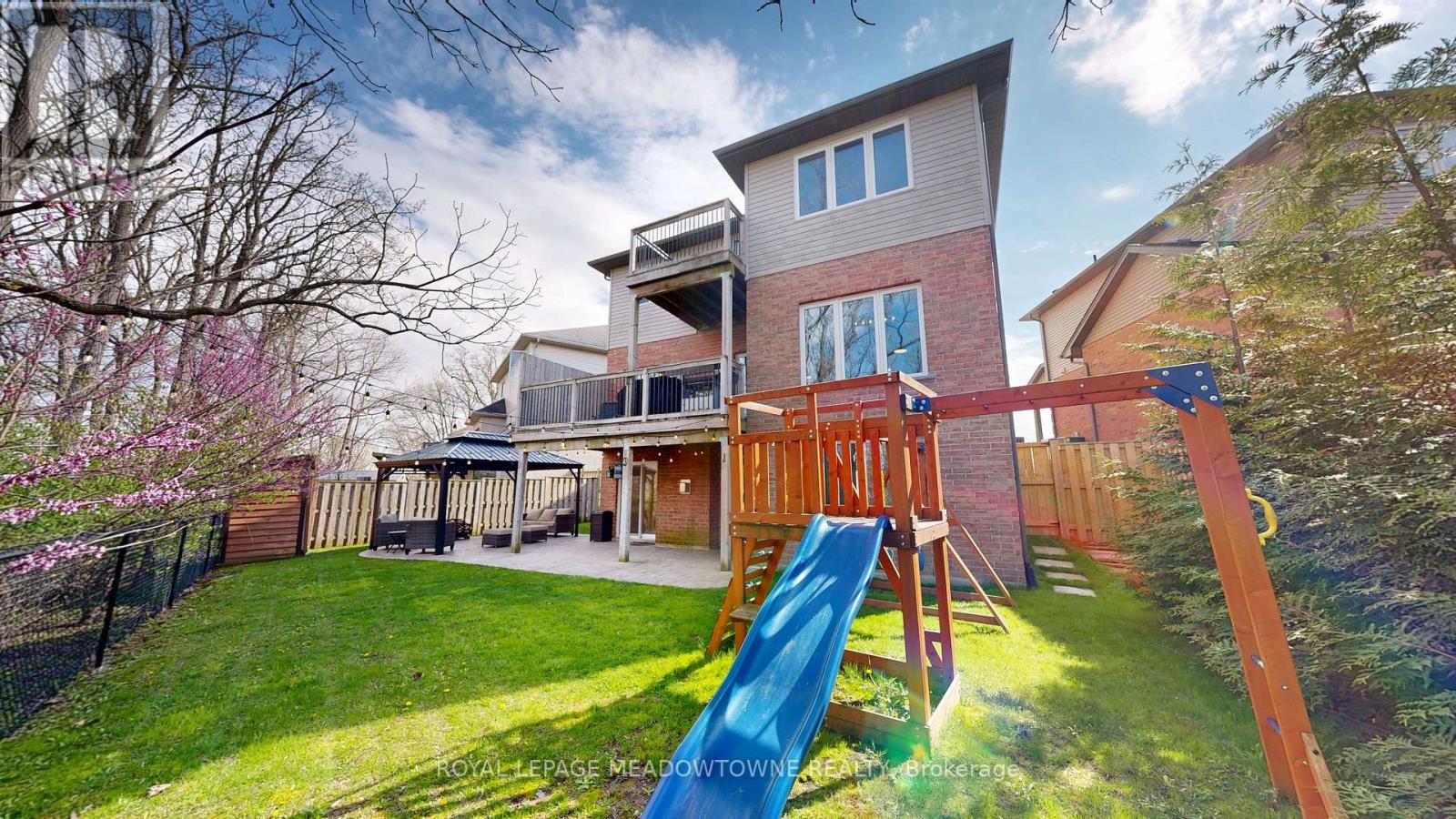 30 JACKLIN COURT - 33