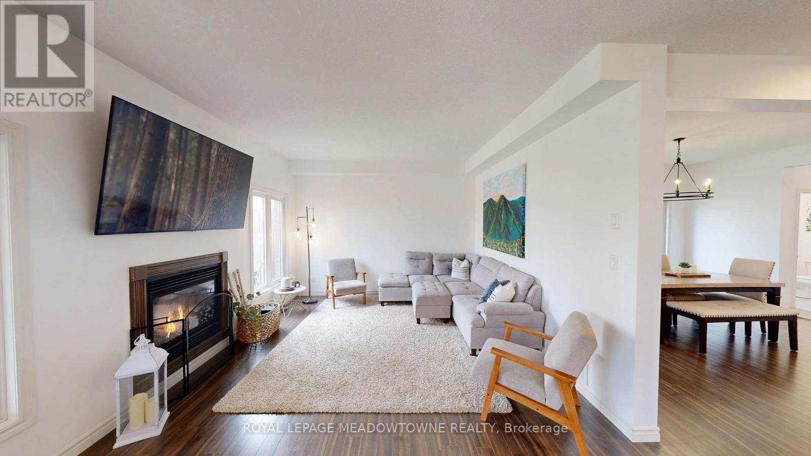 30 JACKLIN COURT - 35