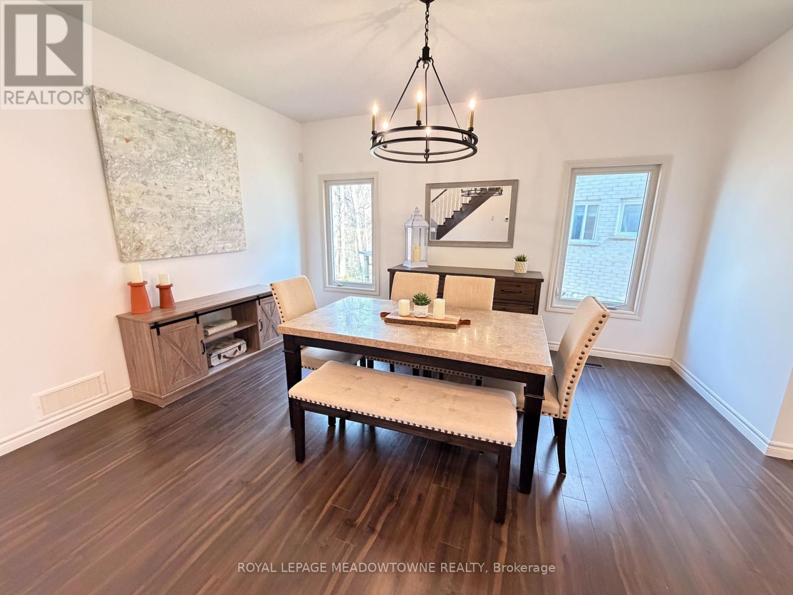 30 JACKLIN COURT - 36