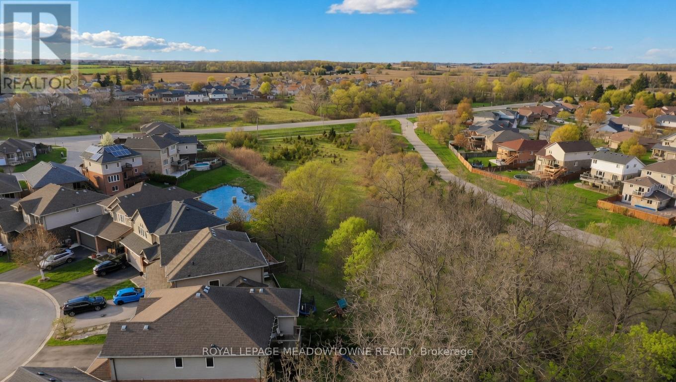 30 JACKLIN COURT - 40