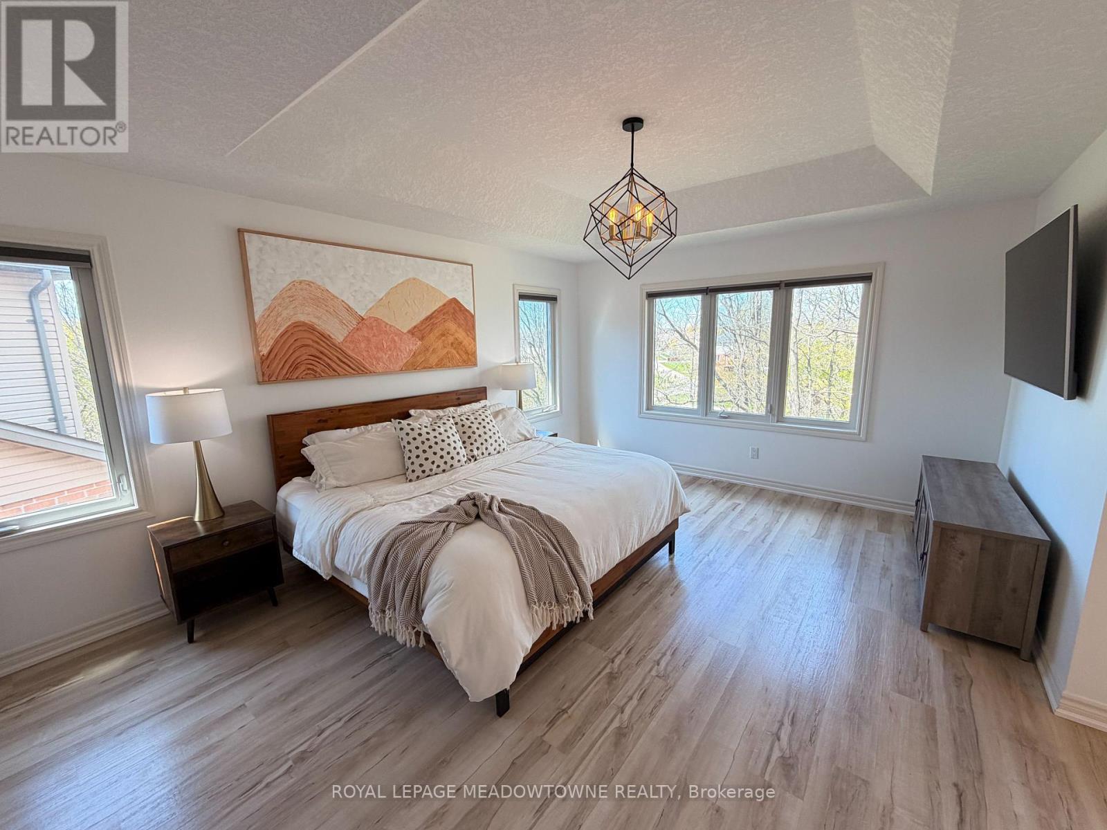 30 JACKLIN COURT - 48