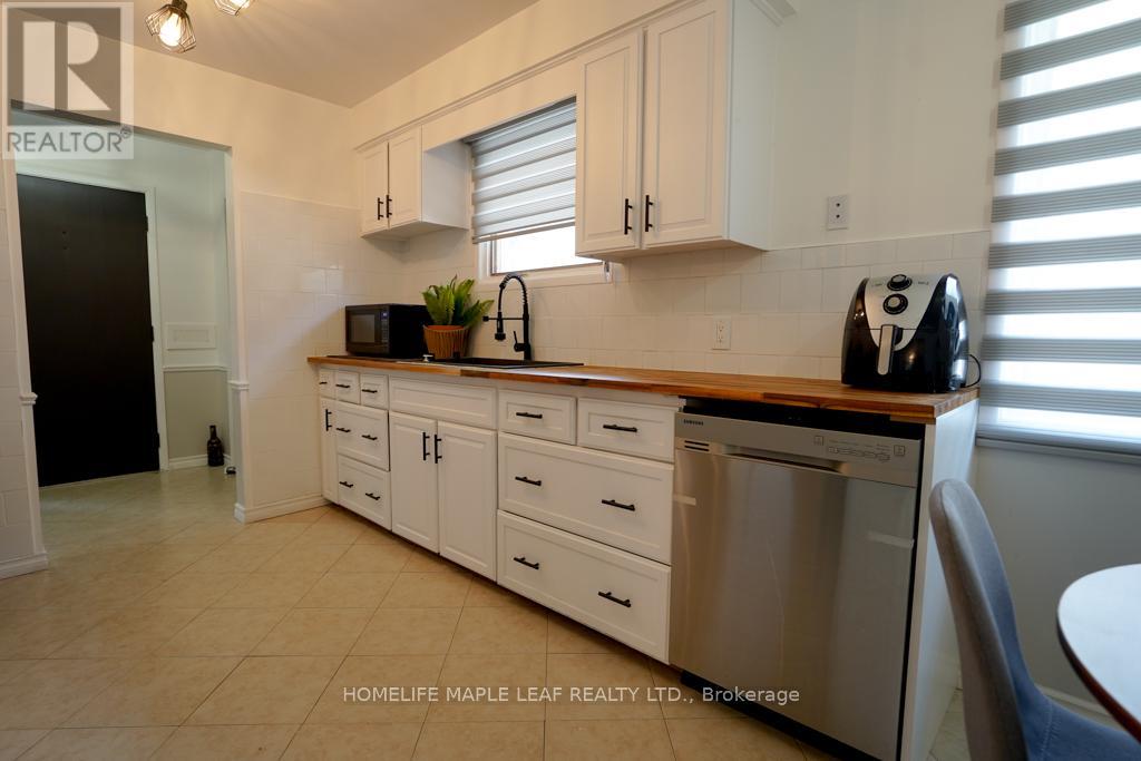 147 MURIEL CRESCENT - 11