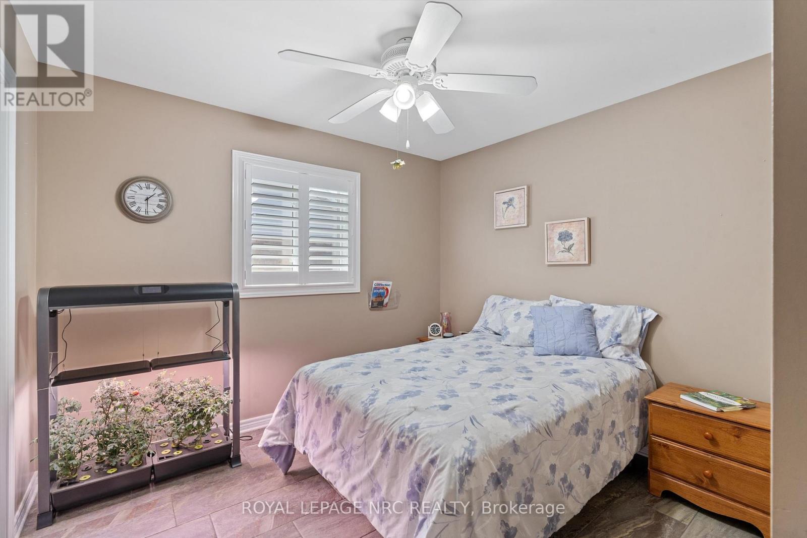 52 THOROLD AVENUE - 21