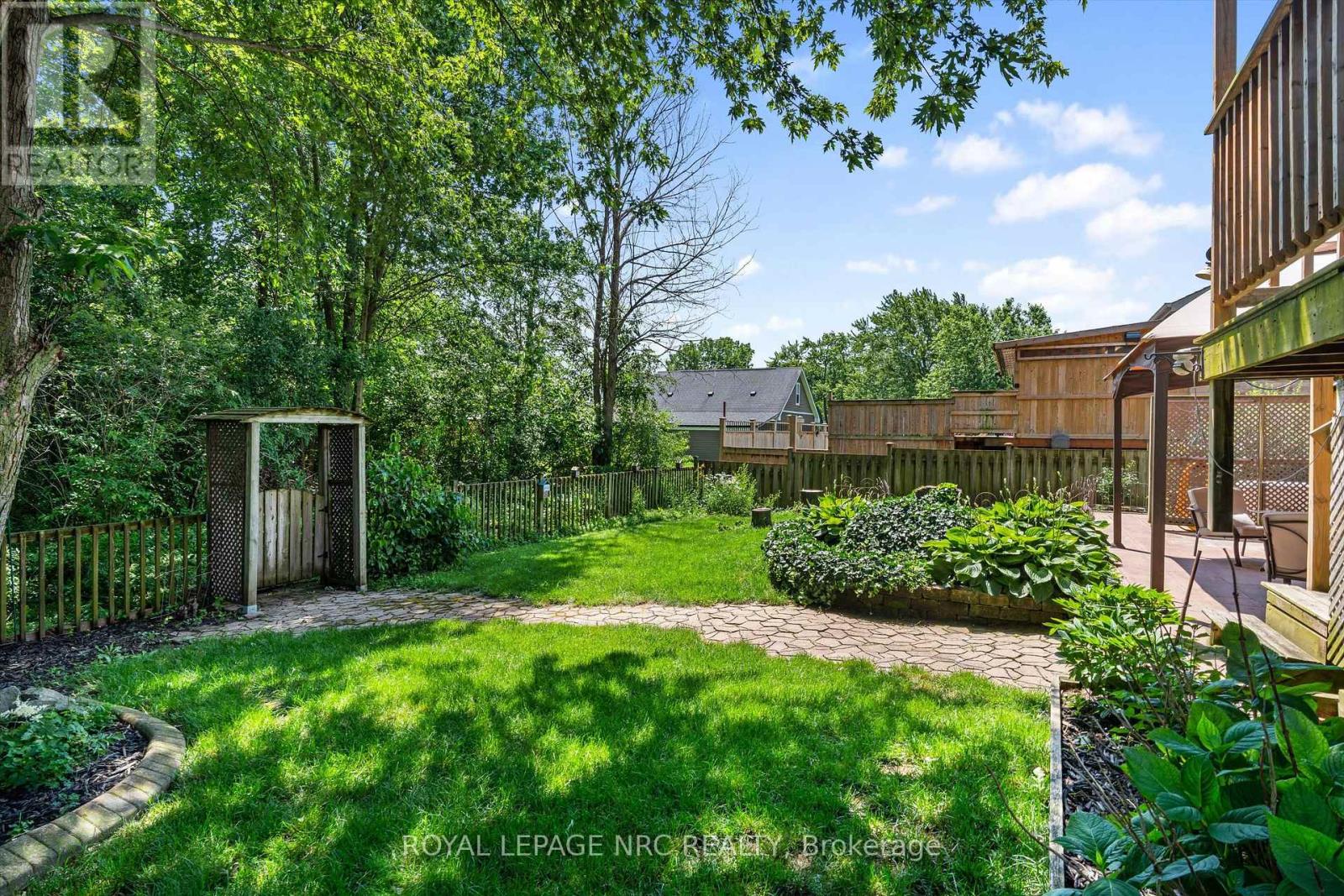 52 THOROLD AVENUE - 34
