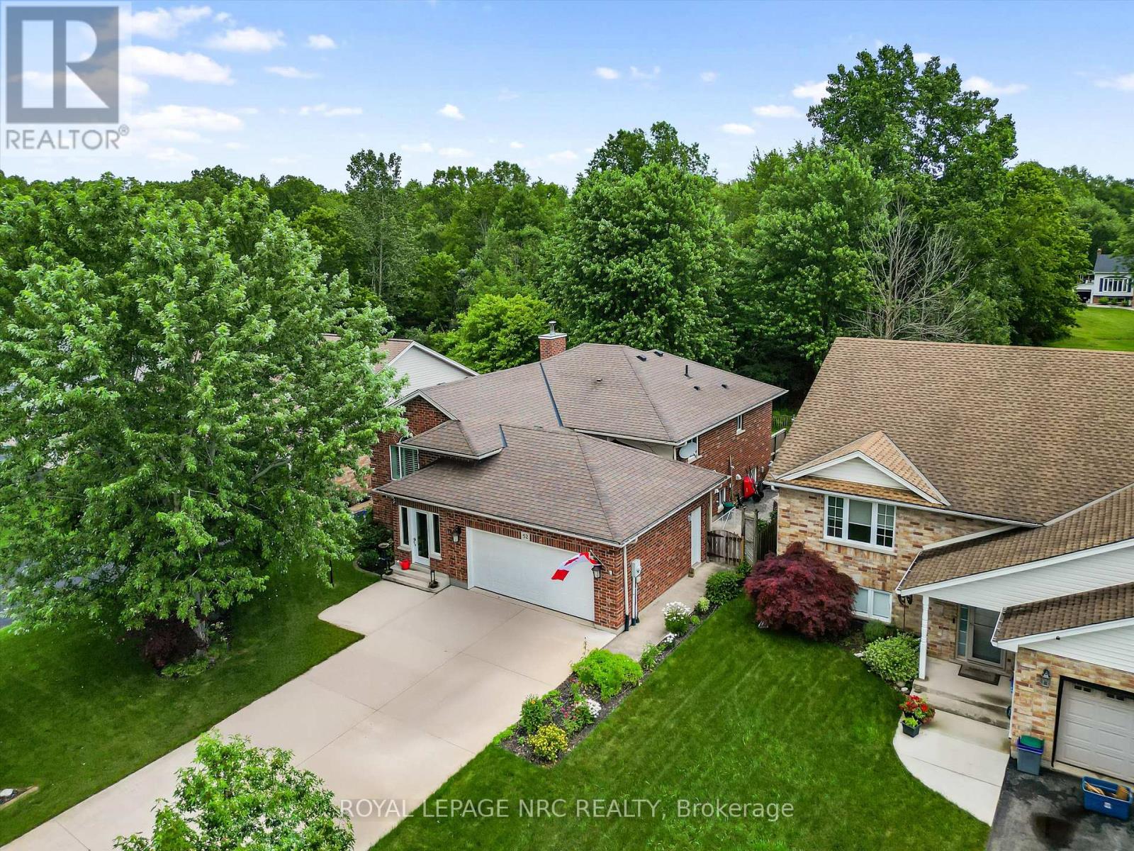 52 THOROLD AVENUE - 39