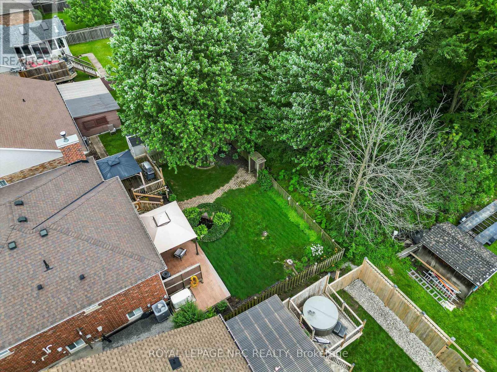 52 THOROLD AVENUE - 41