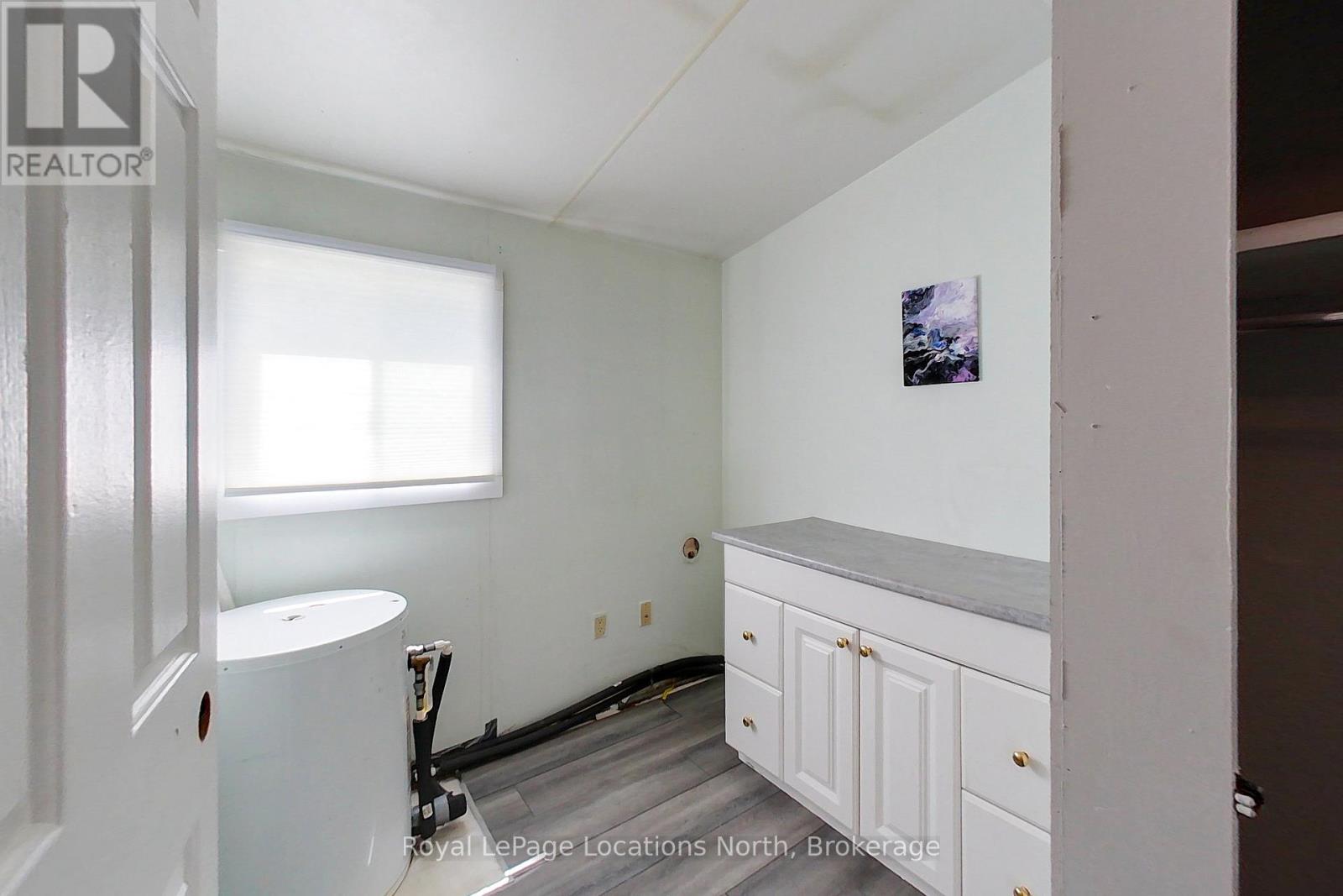 3 PRINCE RUPERT AVENUE - 17