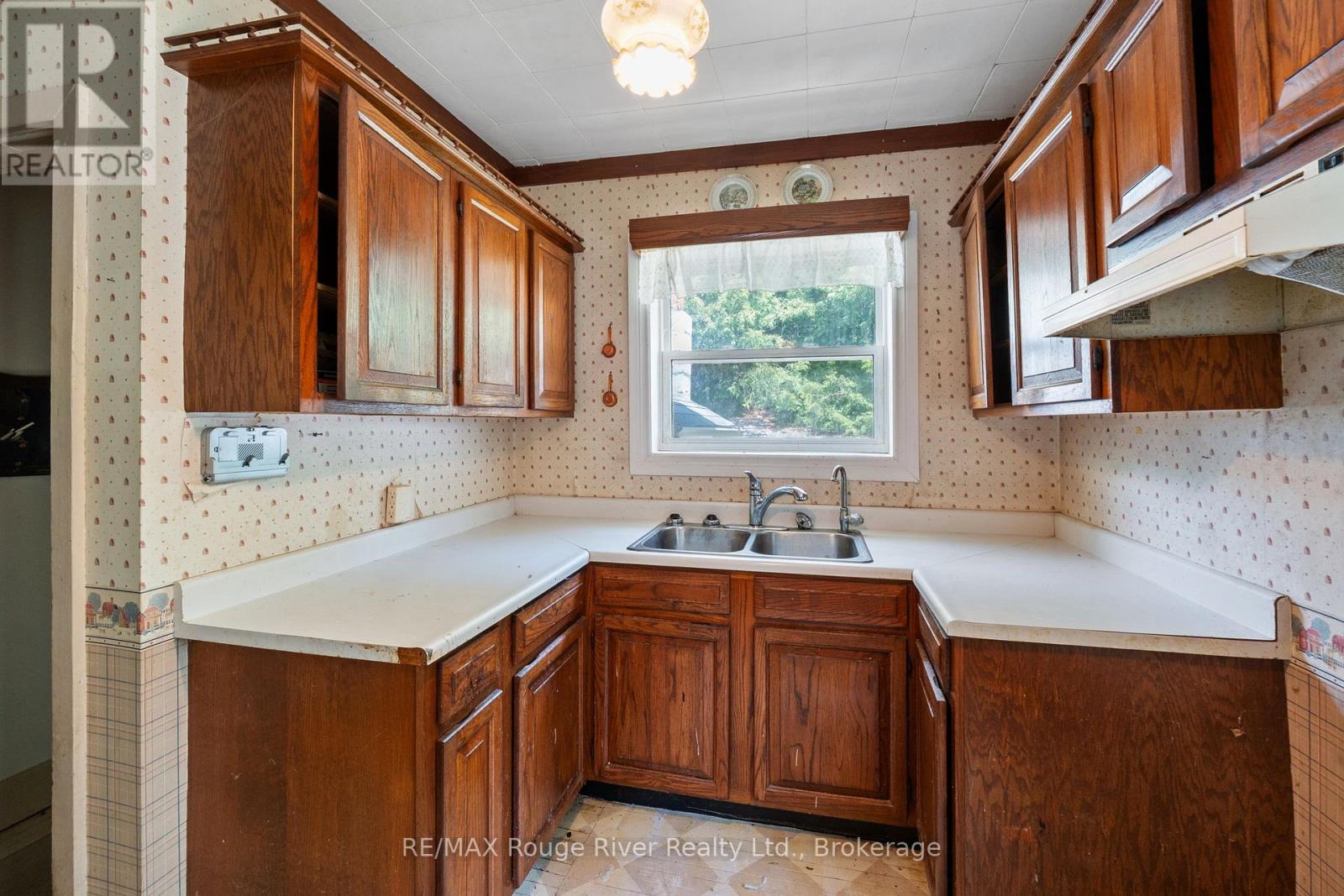 7725 MILL STREET - 20