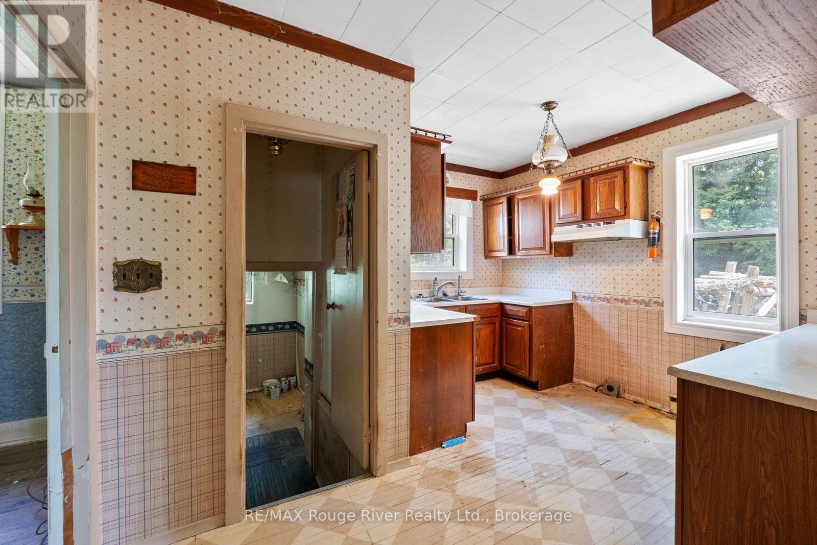 7725 MILL STREET - 21