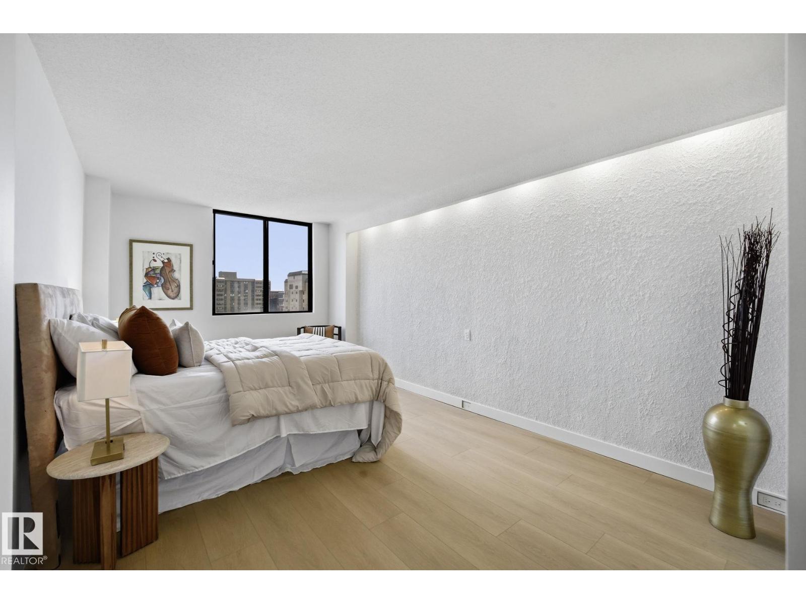 #1404 10160 115 ST NW - 14