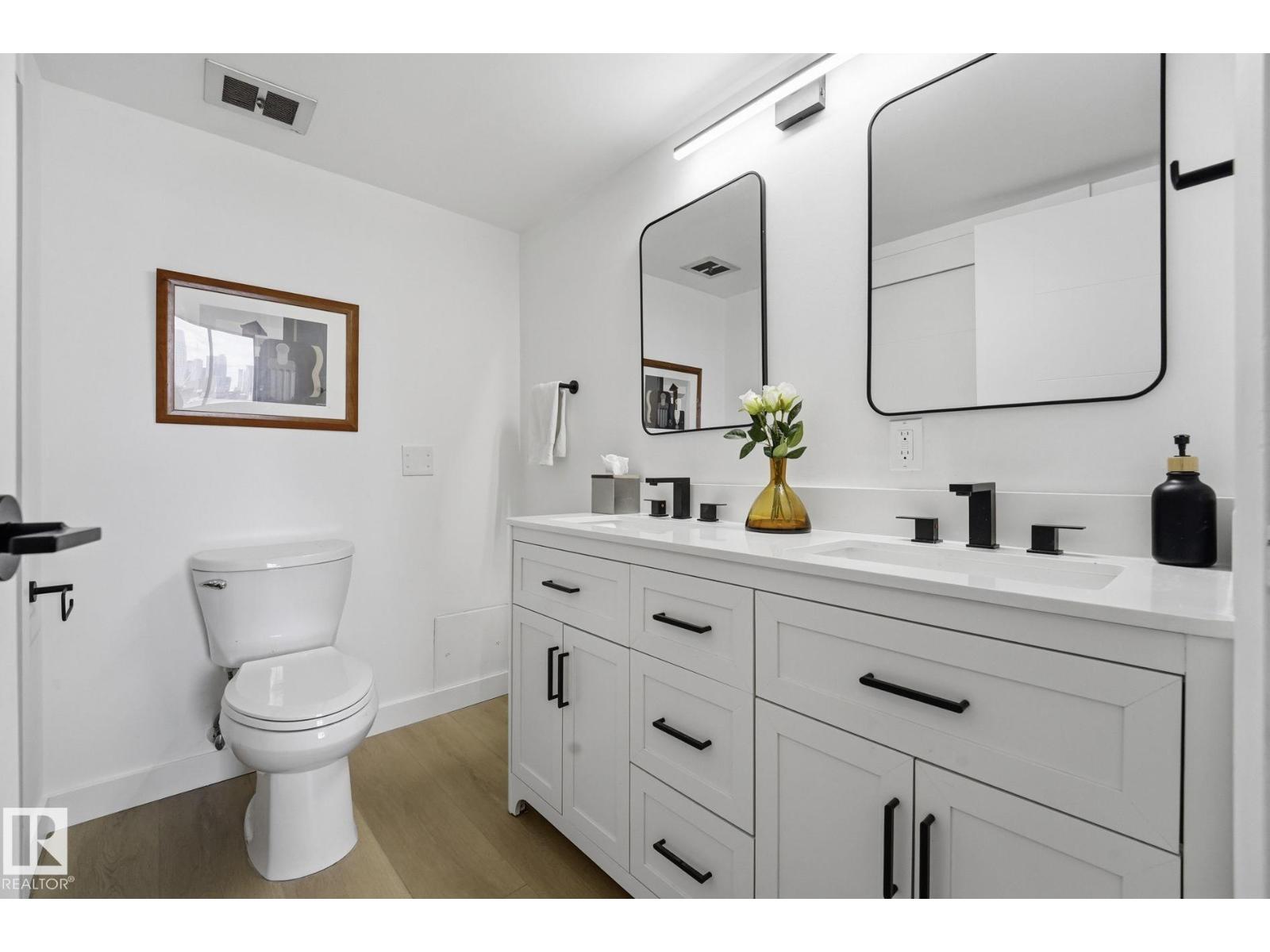 #1404 10160 115 ST NW - 17